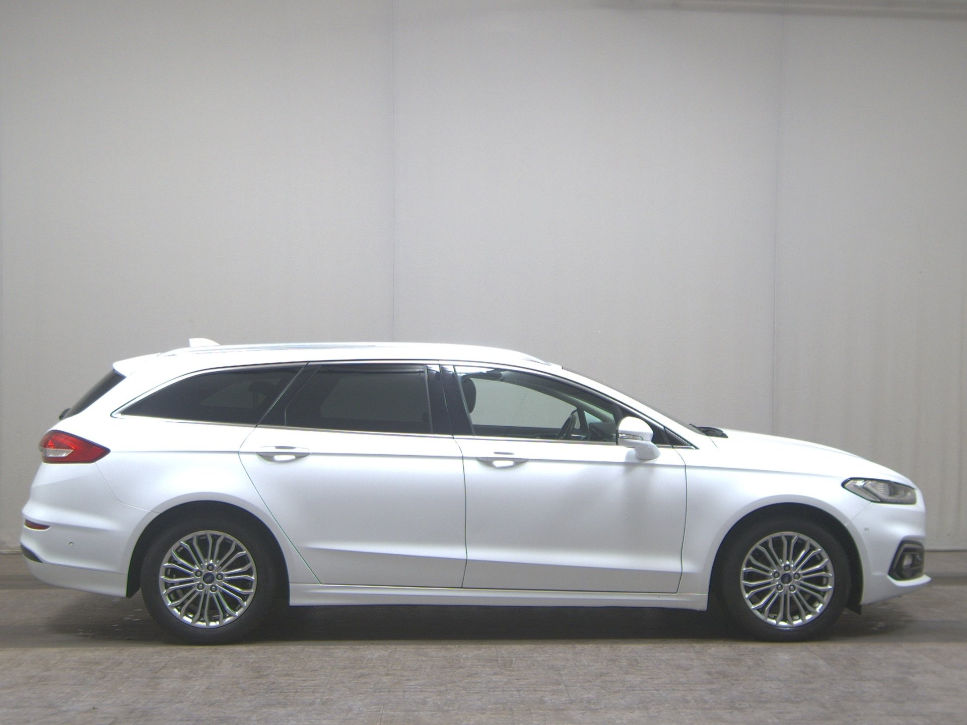 Ford Mondeo Turnier 2.0 EB Titanium Navi LED ACC DAB