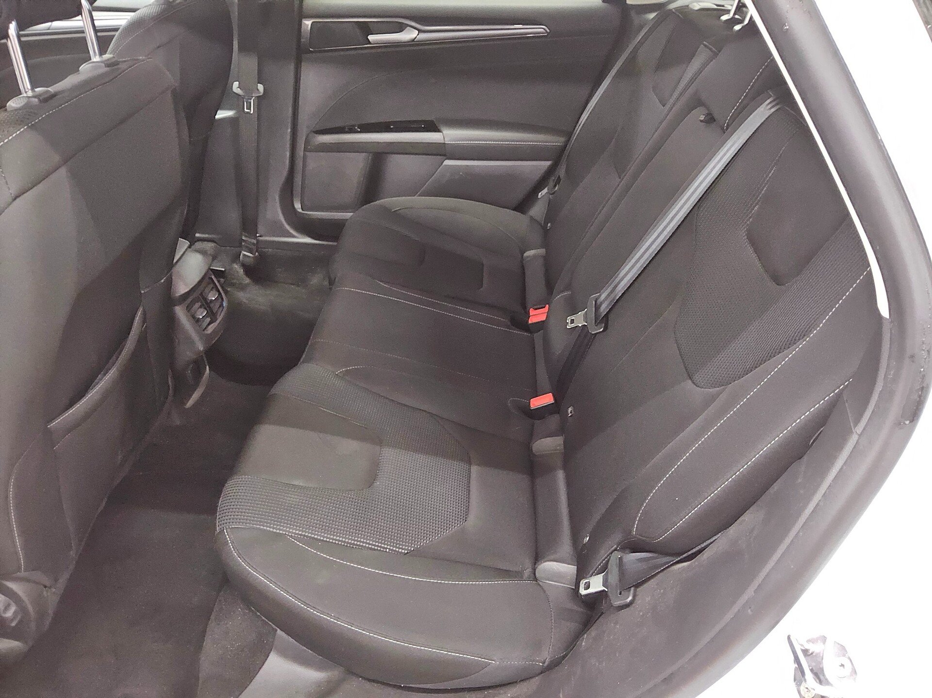 Ford Mondeo Turnier 2.0 EB Titanium Navi LED ACC DAB 13