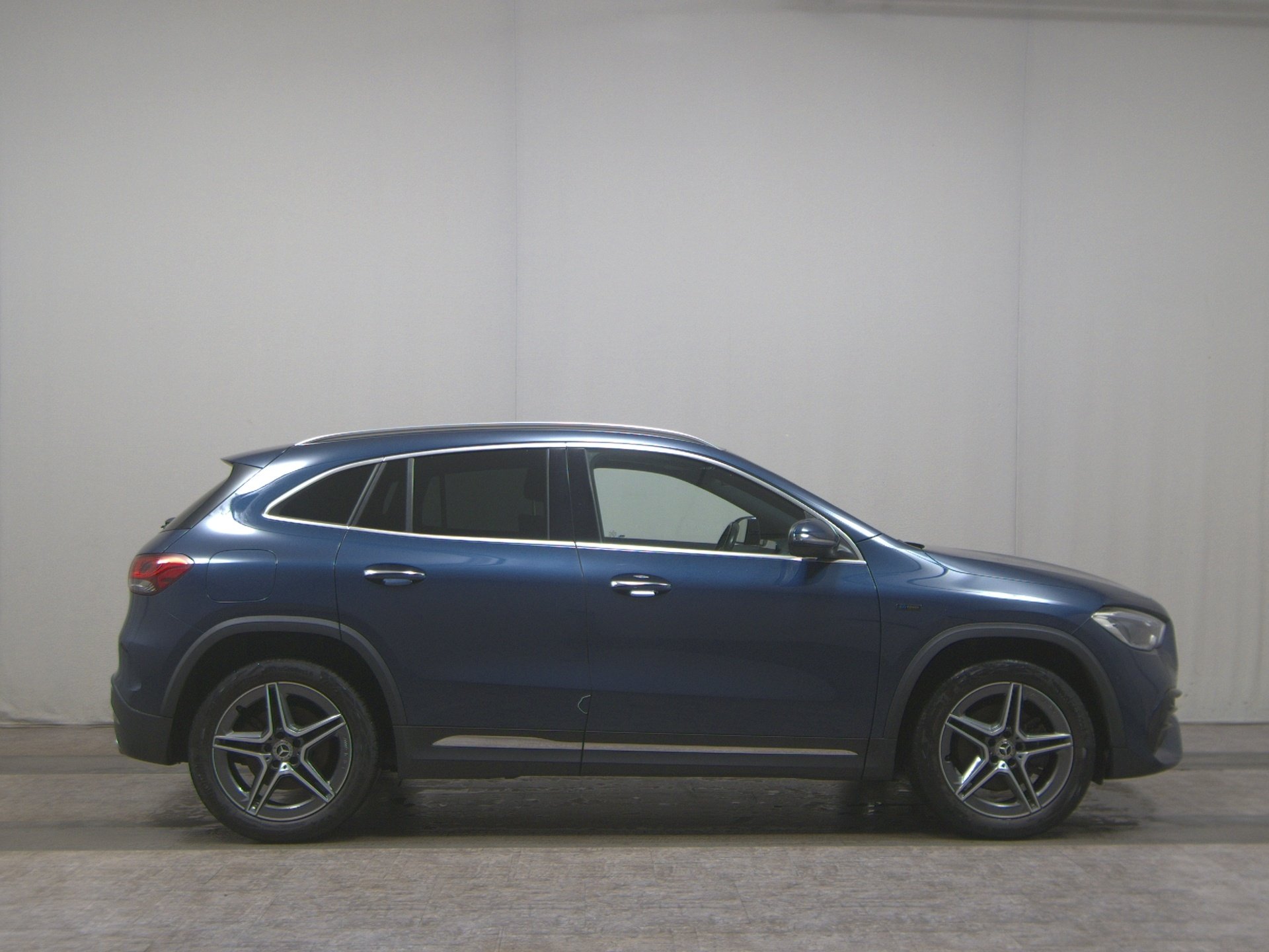 Mercedes-Benz GLA 250 e AMG-Line Navi MB-LED Pano RfK AHK Shz