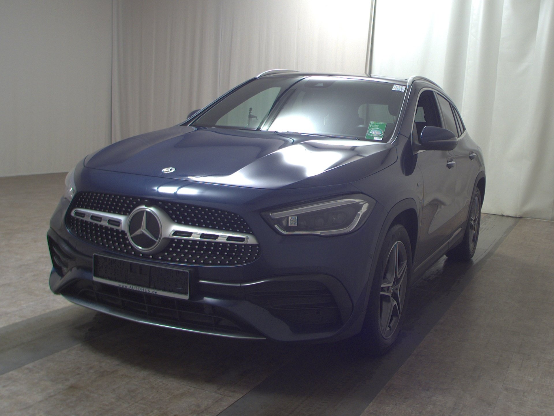 Mercedes-Benz GLA 250 e AMG-Line Navi MB-LED Pano RfK AHK Shz 2