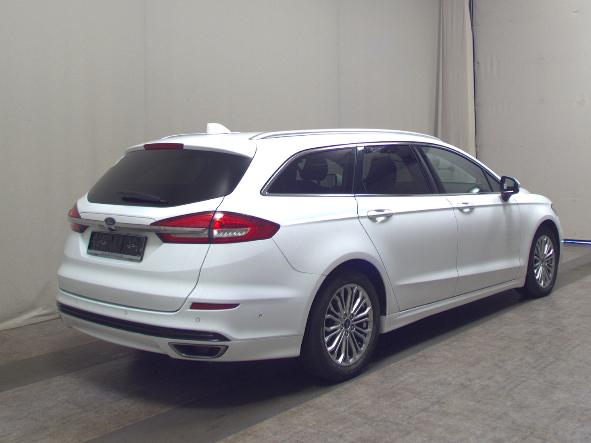 Ford Mondeo Turnier 2.0 EB Titanium Navi LED Leder 4
