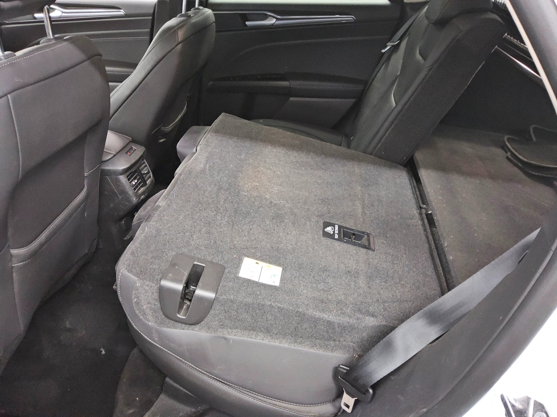 Ford Mondeo Turnier 2.0 EB Titanium Navi LED Leder 12