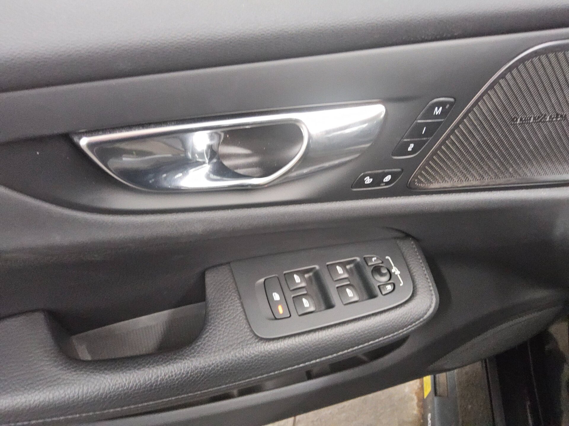 Volvo V60 T6 AWD Inscription Leder Navi LED H/K 9
