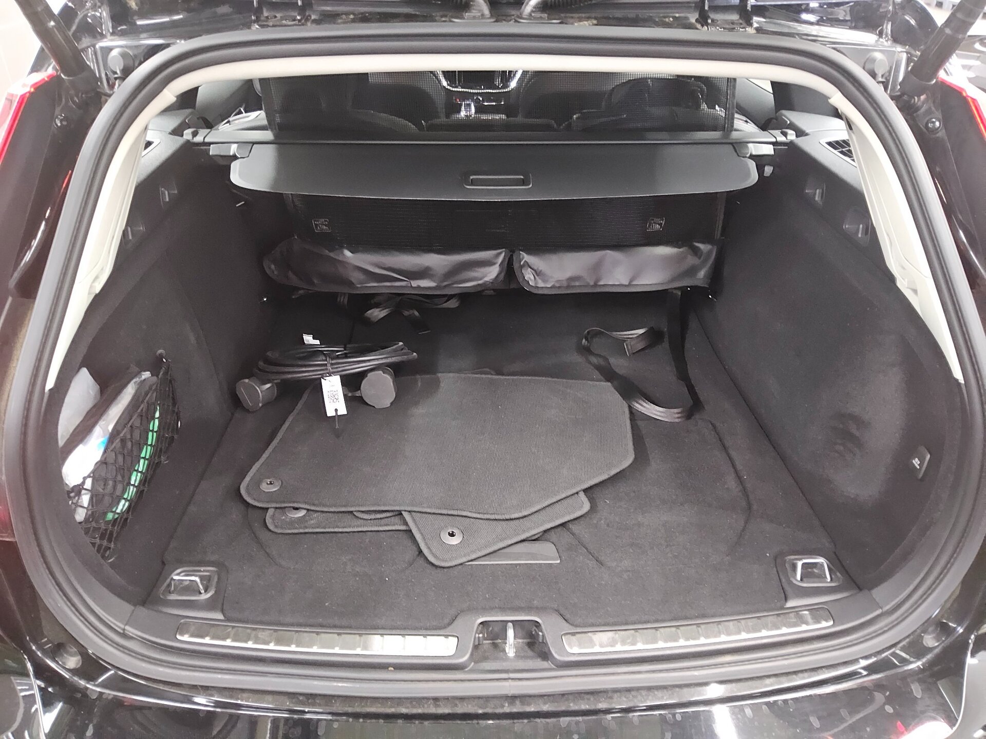Volvo V60 T6 AWD Inscription Leder Navi LED H/K 12