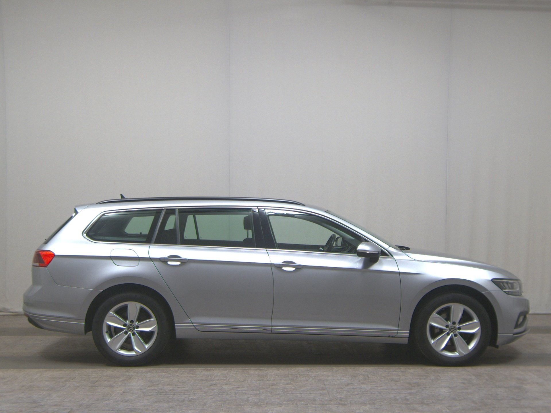 Volkswagen Passat Var. 2.0 TDI Business Navi LED RFK ACC