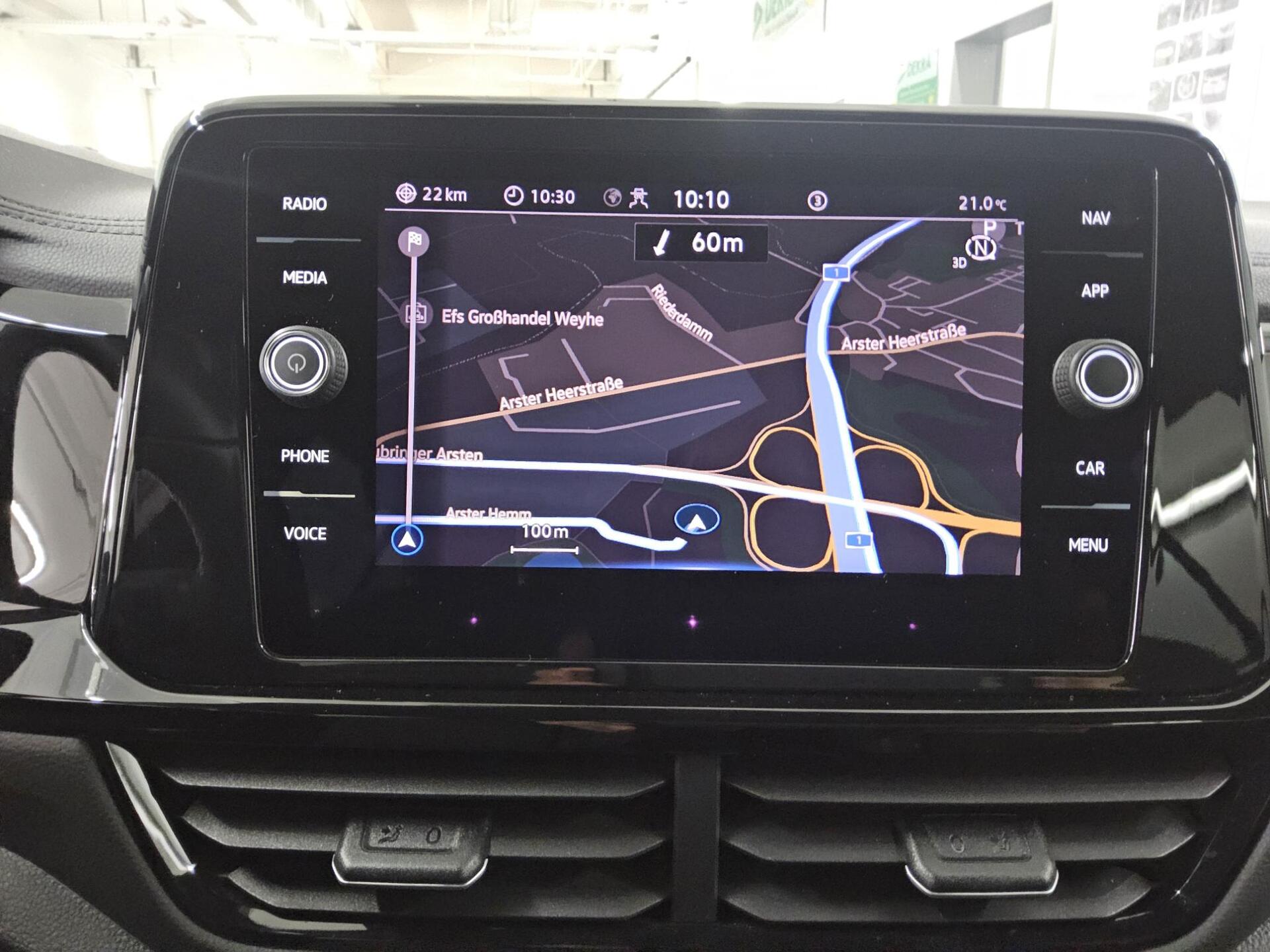 Volkswagen T-Roc 1.0 TSI R-Line T-Leder Navi LED AID 7