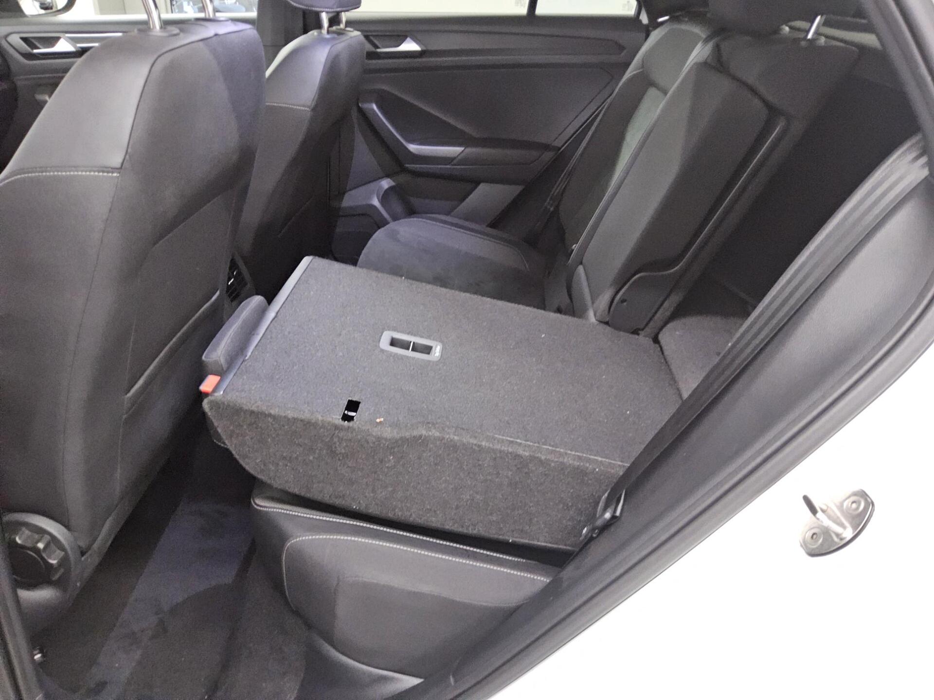Volkswagen T-Roc 1.0 TSI R-Line T-Leder Navi LED AID 13