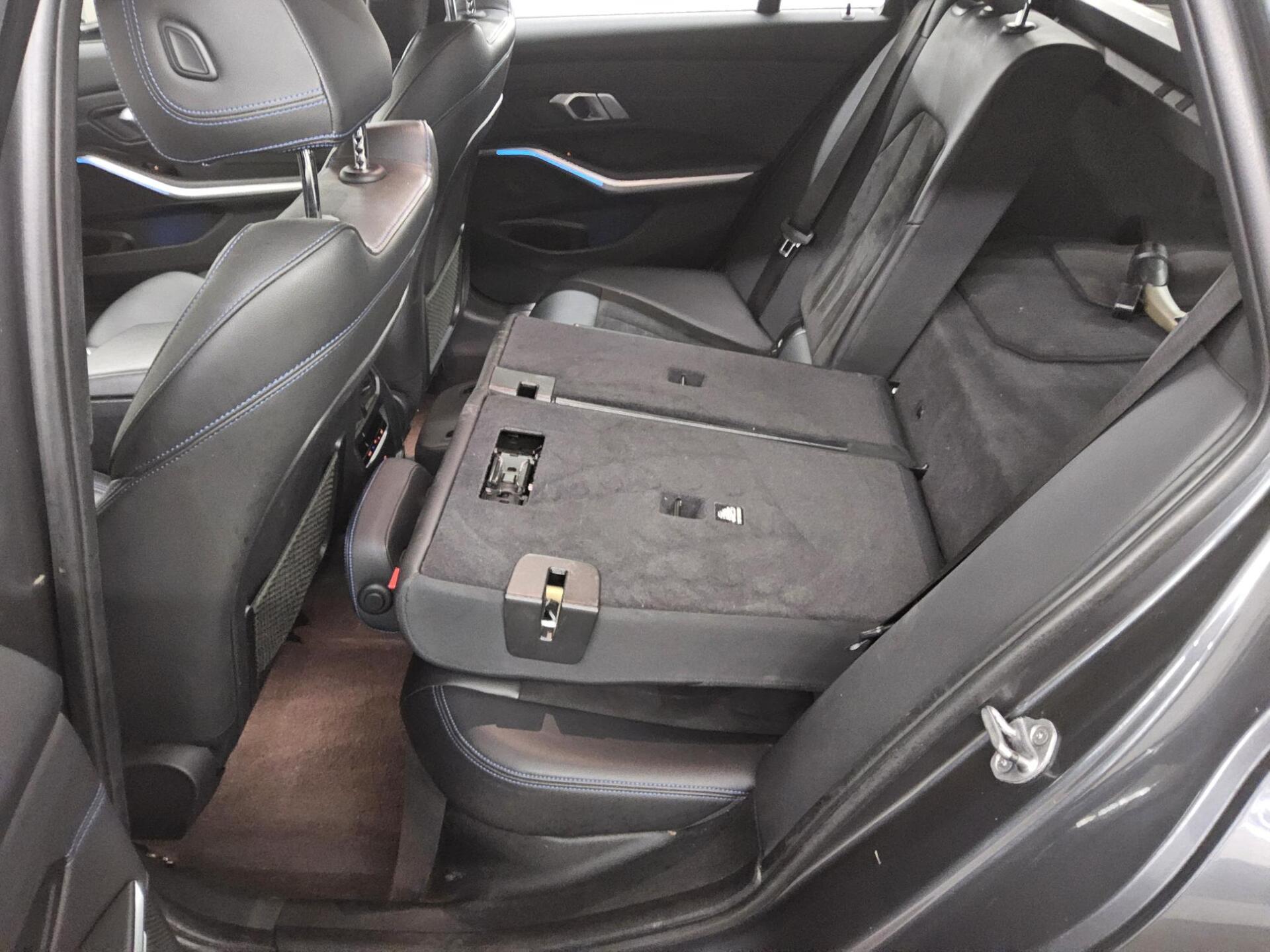 BMW 330e Touring M-Sport Navi LED LC-Pro HiFi 13