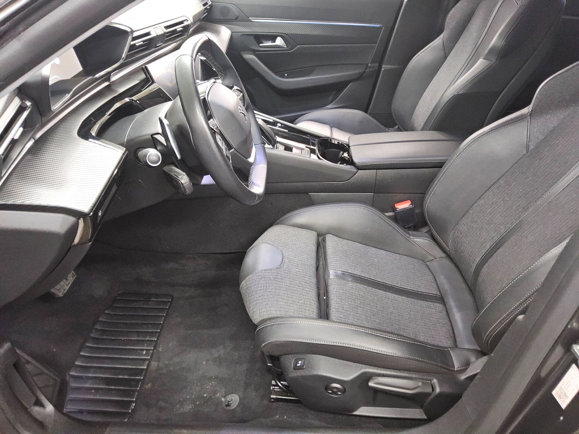 Peugeot 508 SW 1.5 BlueHDI Allure Navi LED Shz 360° 9