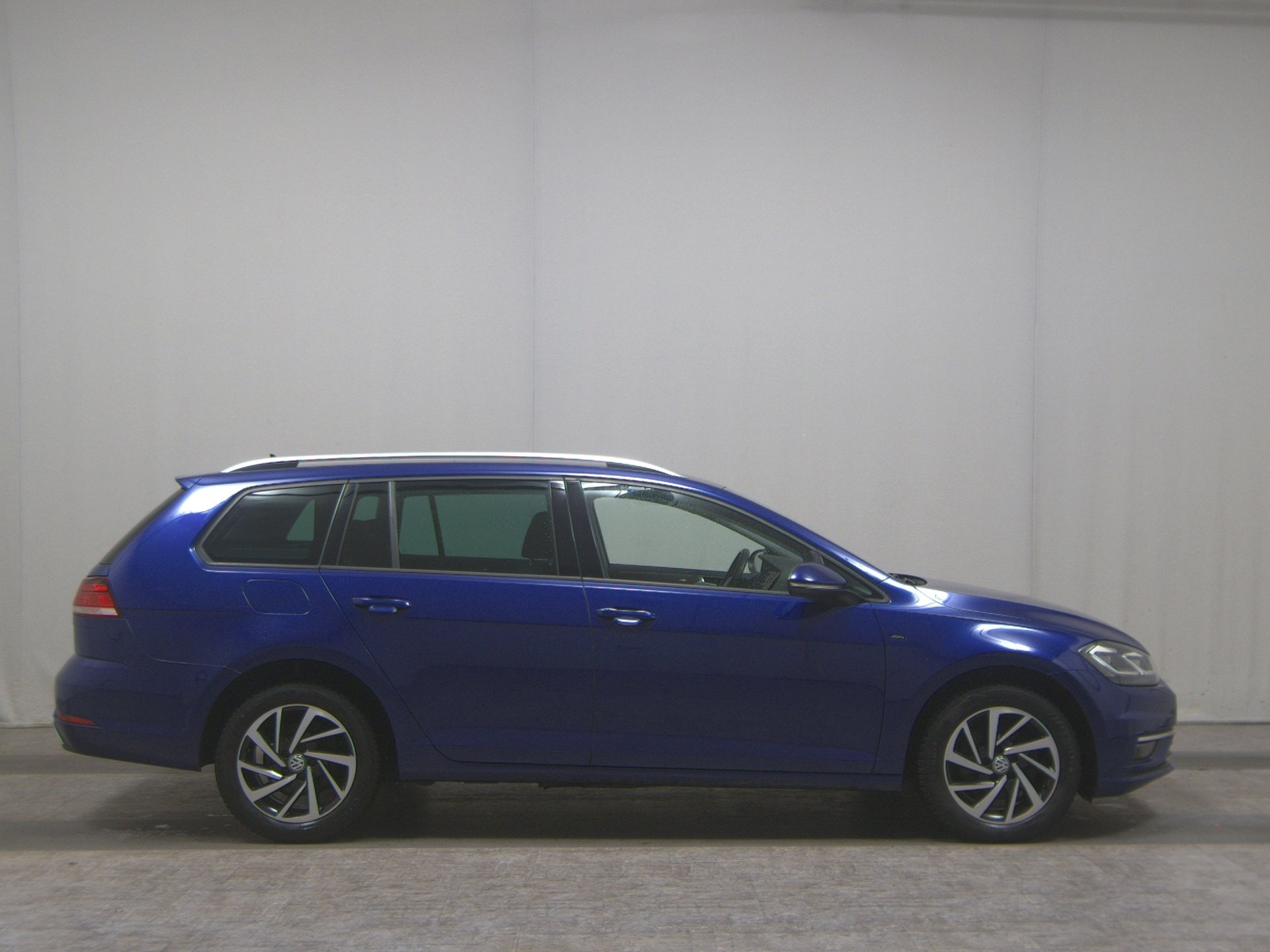 Volkswagen Golf-7 Var. 1.6 TDI Join Navi LED PDC SHZ ACC Sthzg