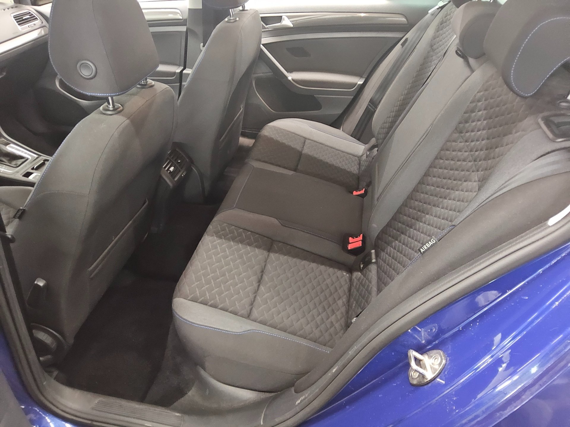 Volkswagen Golf-7 Var. 1.6 TDI Join Navi LED PDC SHZ ACC Sthzg 12