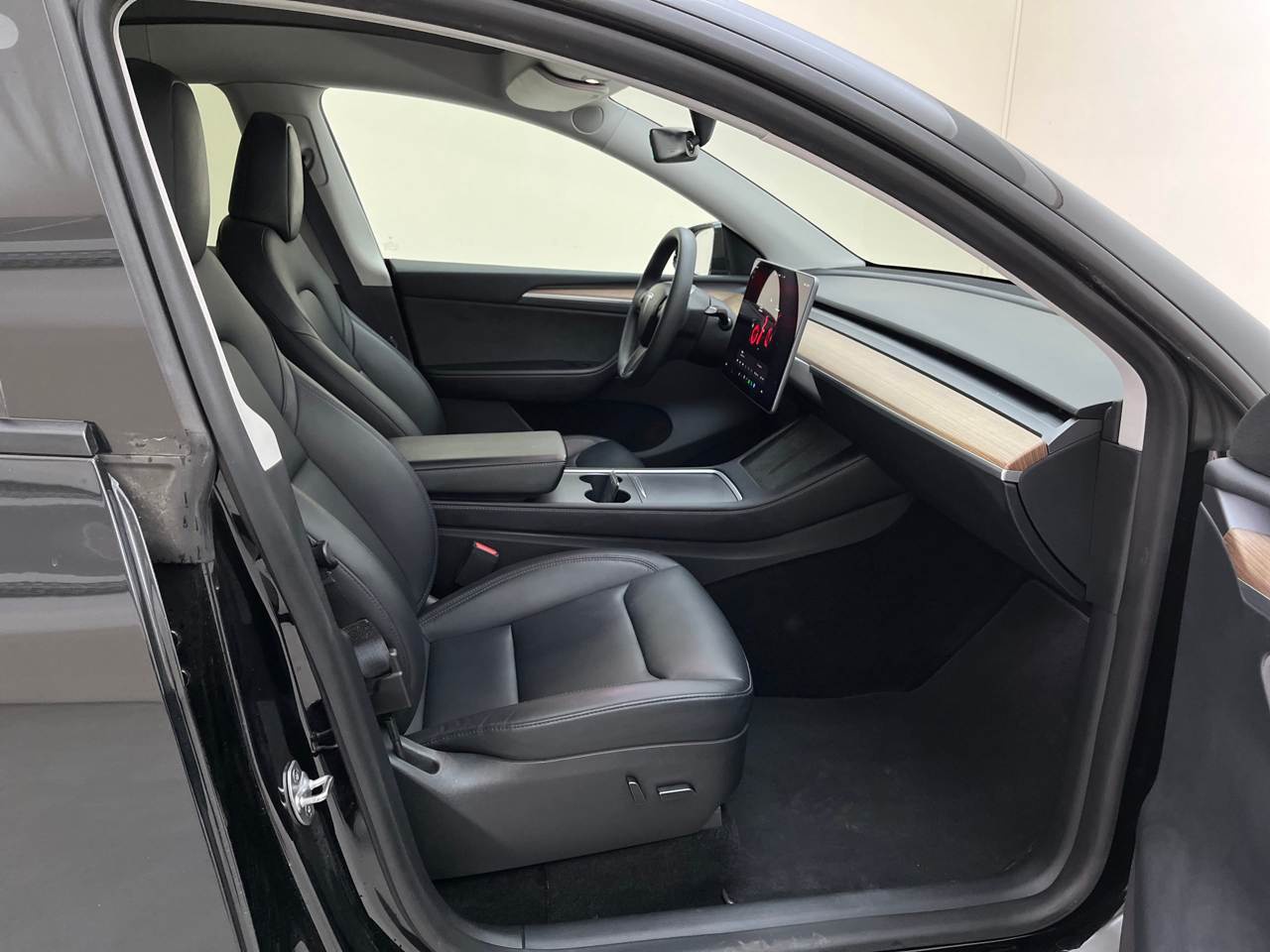 Tesla Model Y Long Range AWD AWD NAVI SHZ LED ACC 6