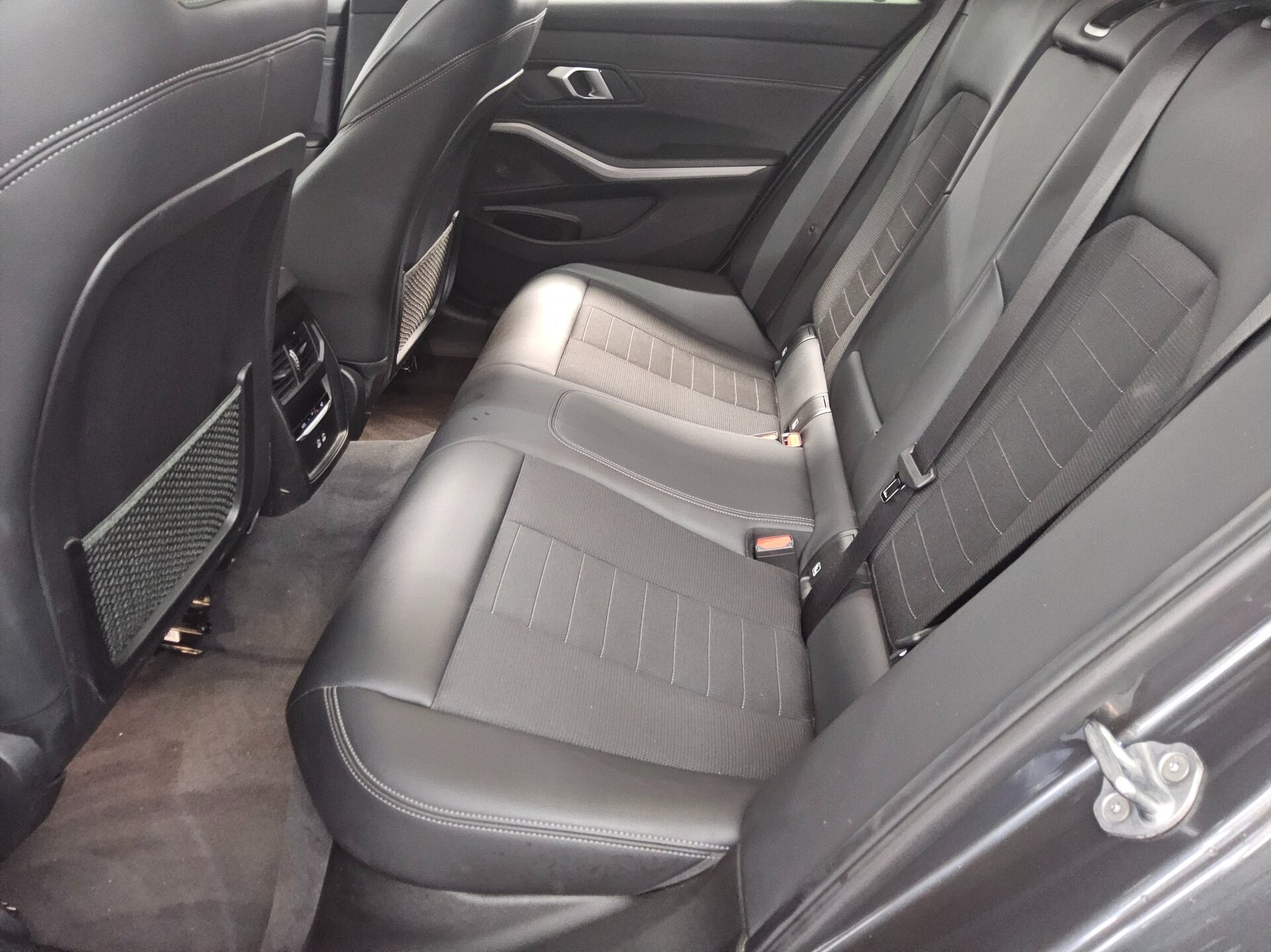 BMW 320dA Touring xDr Navi LED Pano HuD HiFi T-Leder 13