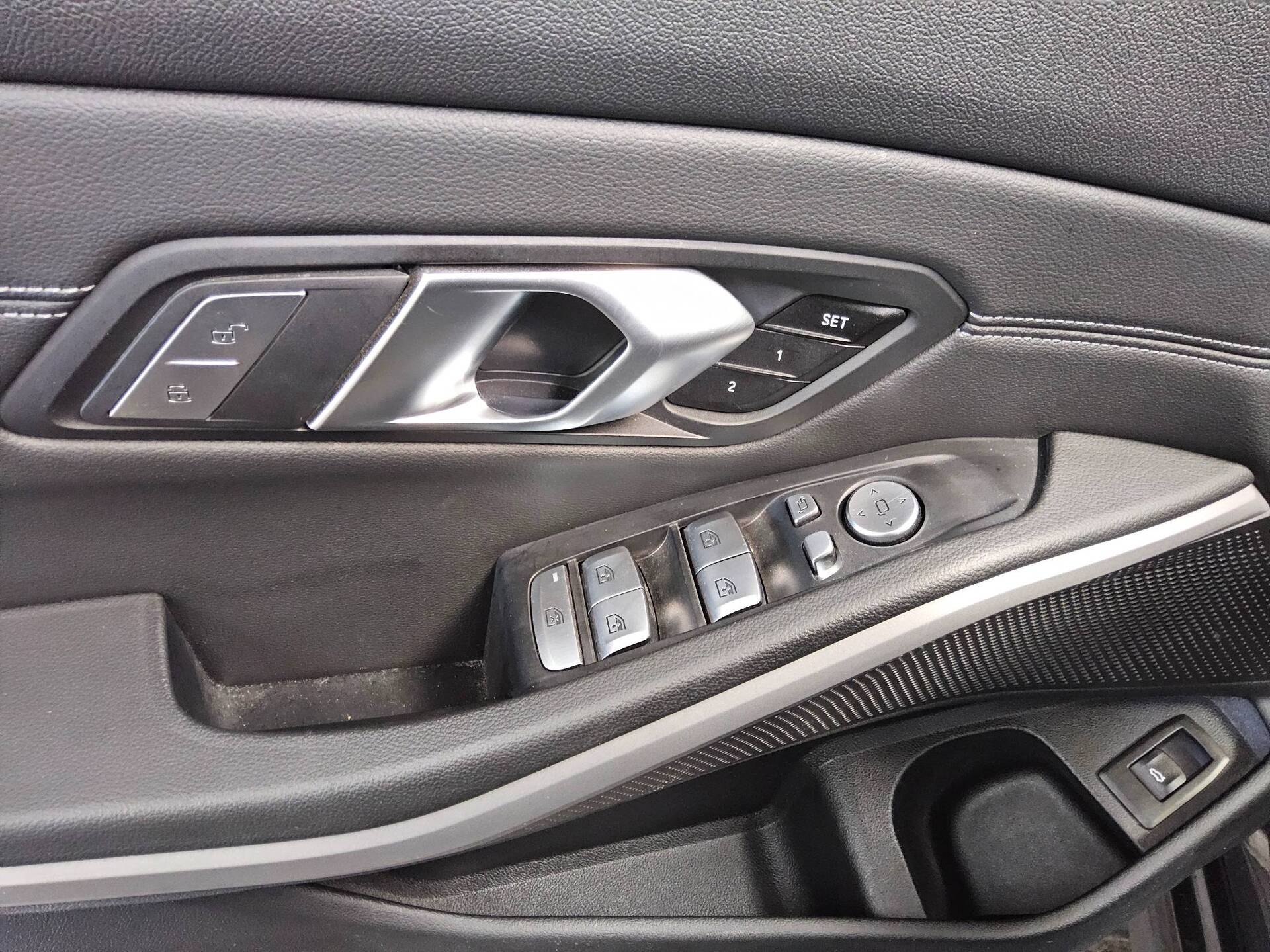 BMW 320dA Touring xDr Navi LED Pano HuD HiFi T-Leder 10