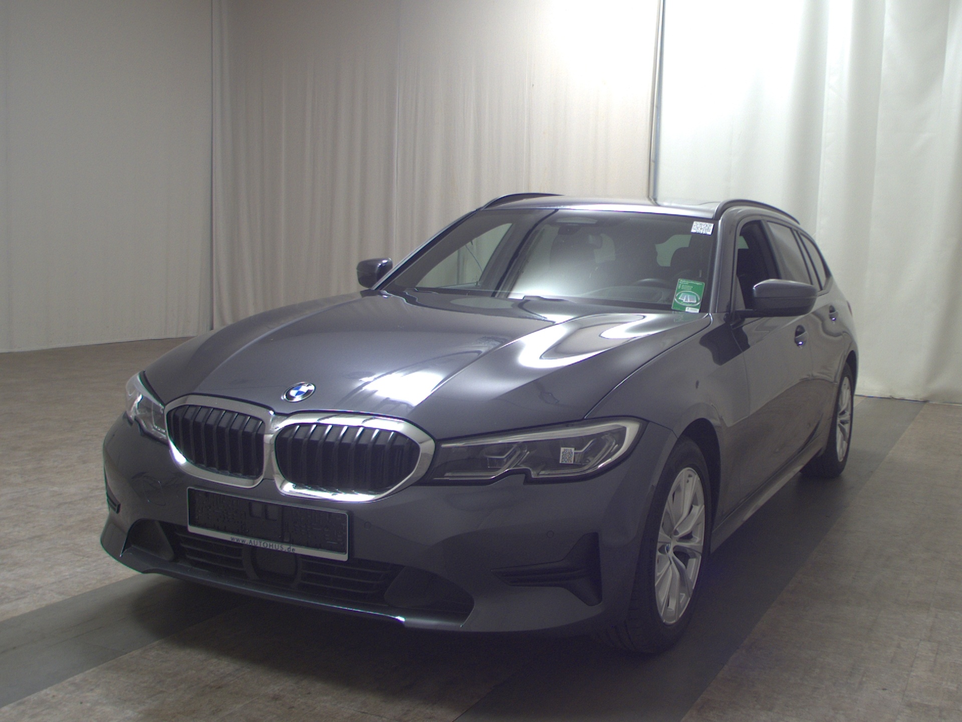 BMW 320dA Touring xDr Navi LED Pano HuD HiFi T-Leder 2
