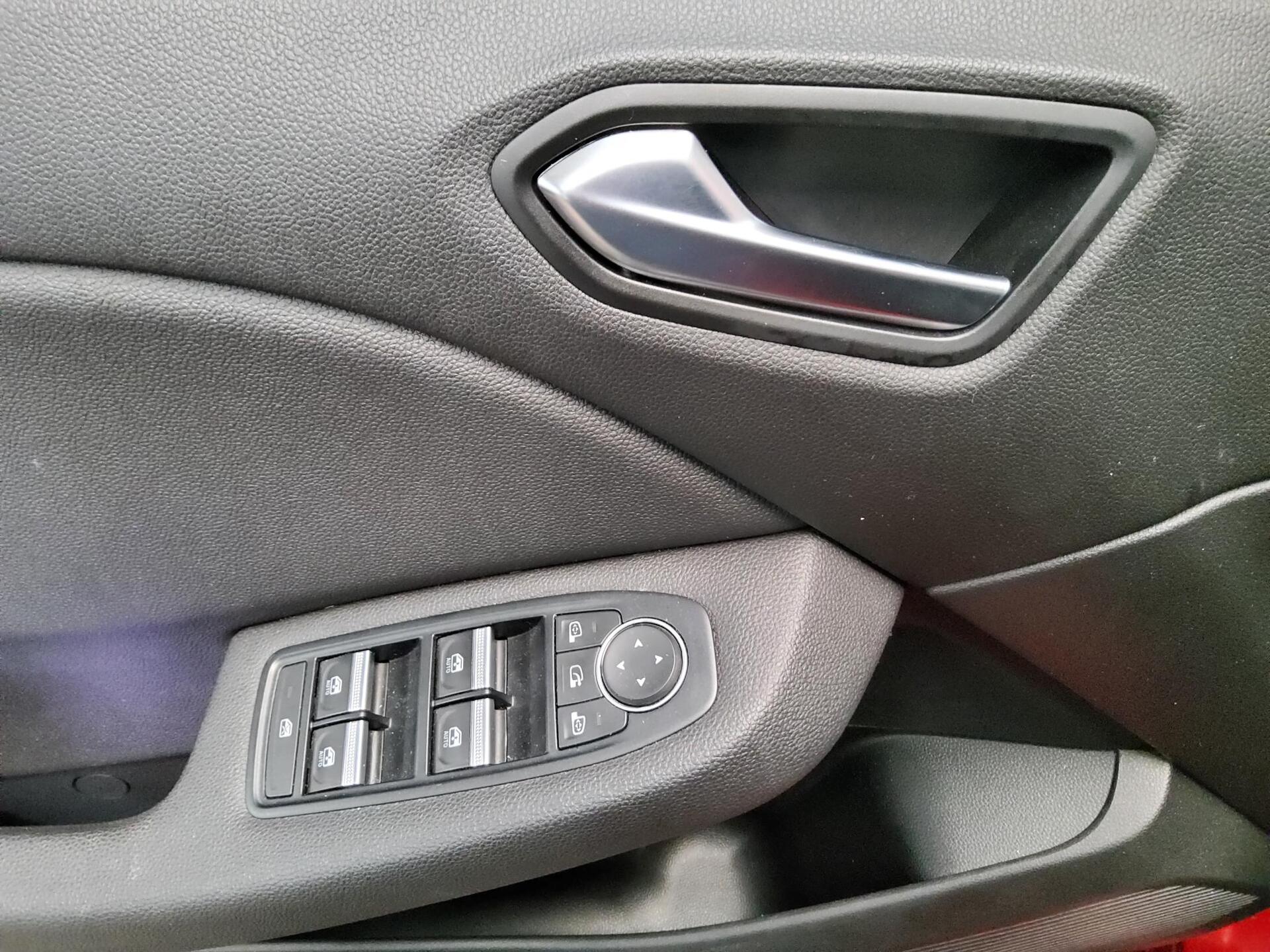 Renault Clio 1.3 TCe Intens Navi LED RFK PDC Shz 9