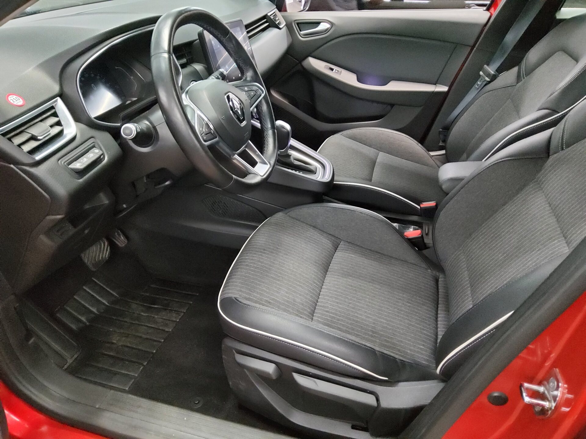 Renault Clio 1.3 TCe Intens Navi LED RFK PDC Shz 8