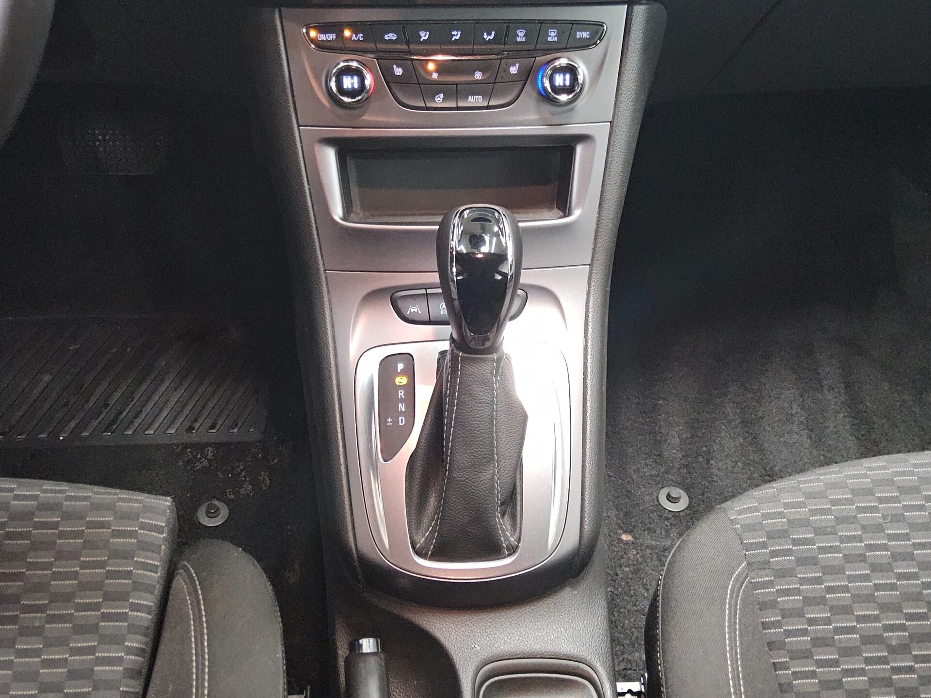 Opel Astra ST 1.4 Edition Navi  Shz PDC 6