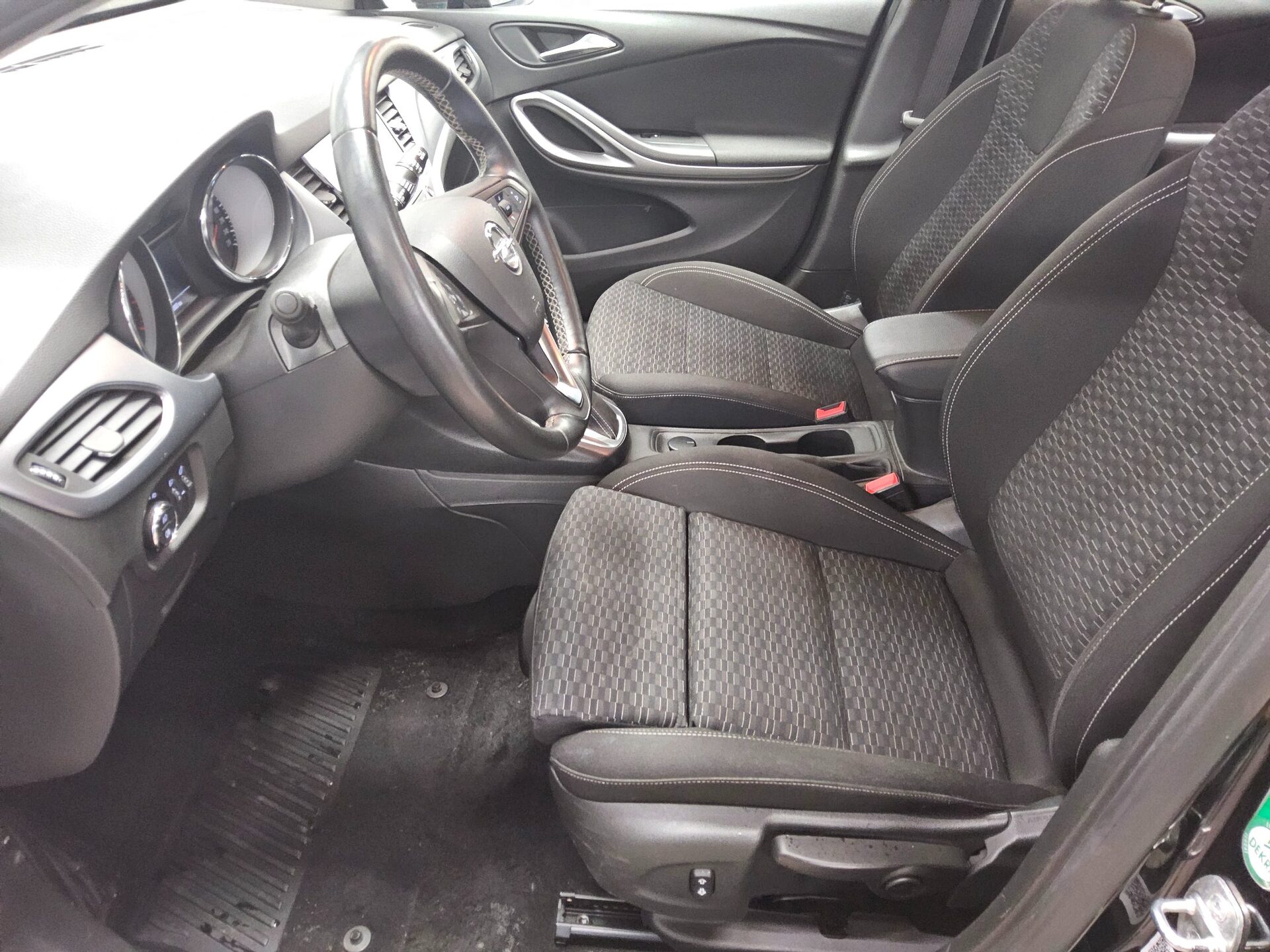 Opel Astra ST 1.4 Edition Navi  Shz PDC 8