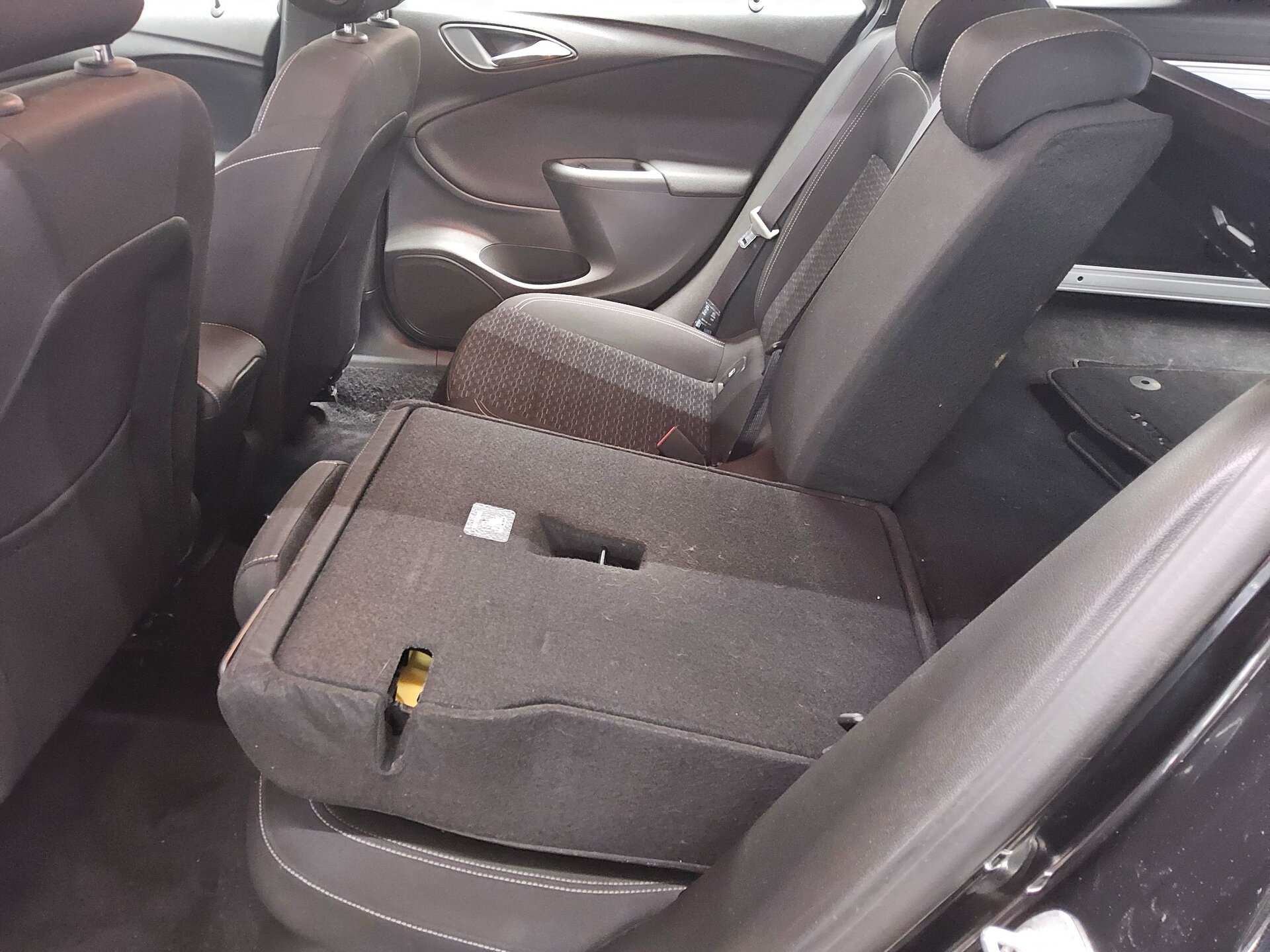 Opel Astra ST 1.4 Edition Navi  Shz PDC 12
