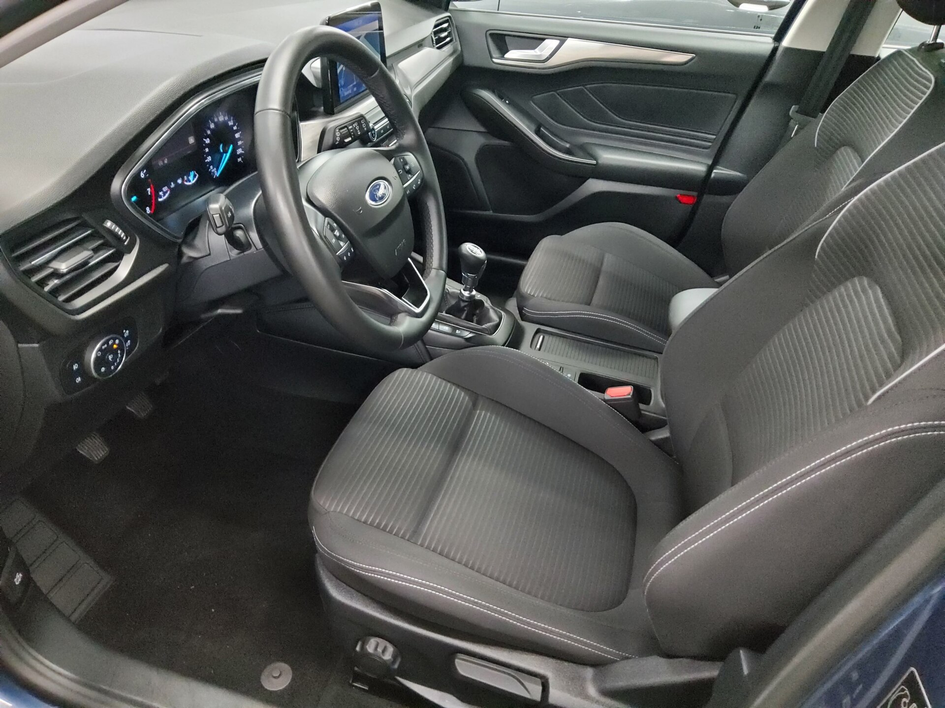 Ford Focus Turnier 1.0 EB Titanium Navi LED 8