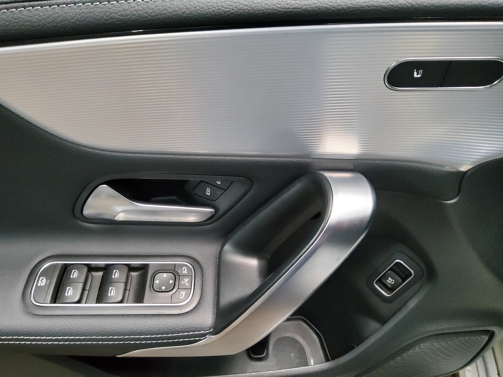Mercedes-Benz CLA 220 SB d Progressive T-Leder Navi LED AHK 10