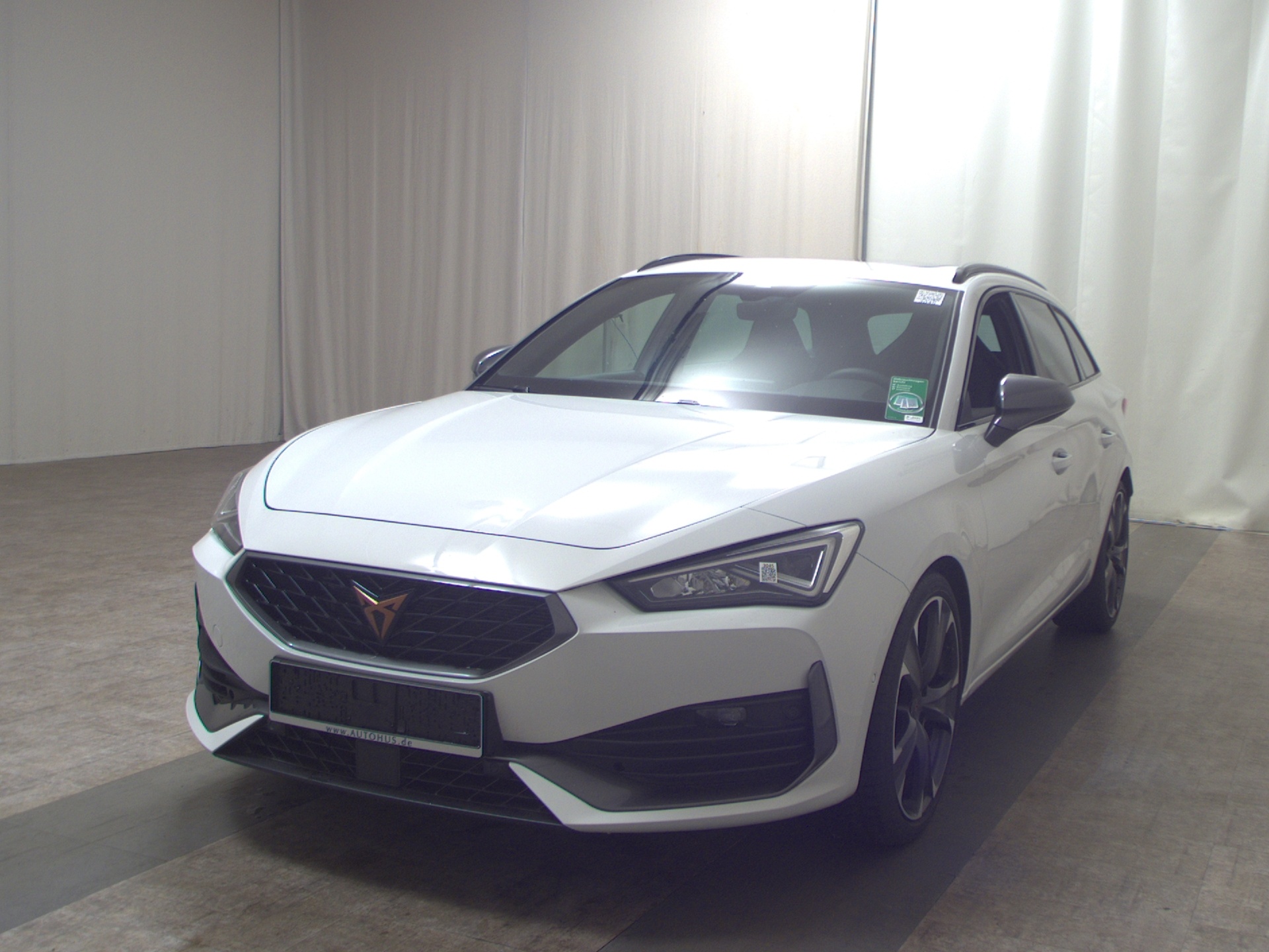 Cupra Leon Sportstourer 2.0 TSI 4Drive Navi Beats Pano 2