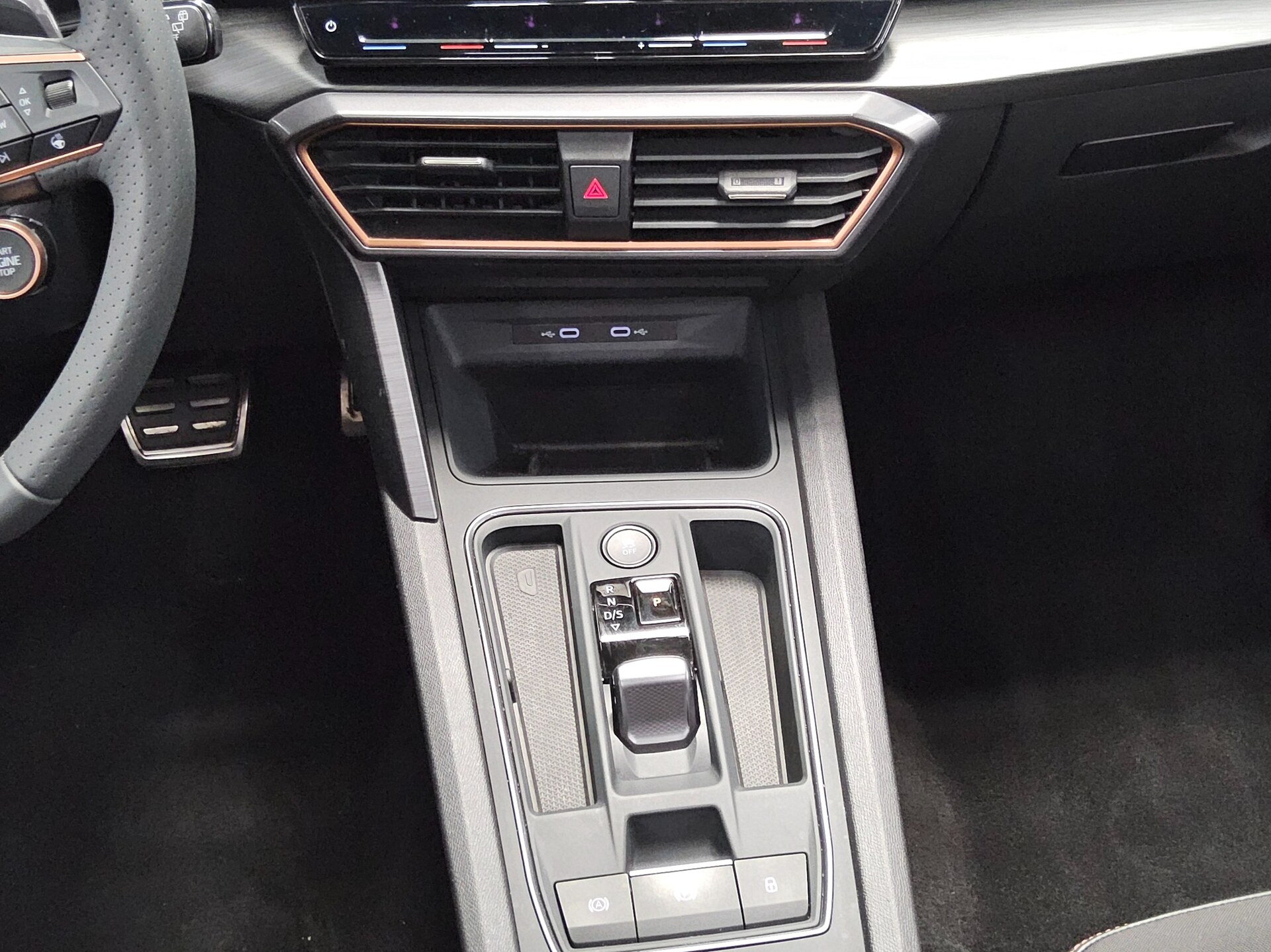 Cupra Leon Sportstourer 2.0 TSI 4Drive Navi Beats Pano 6