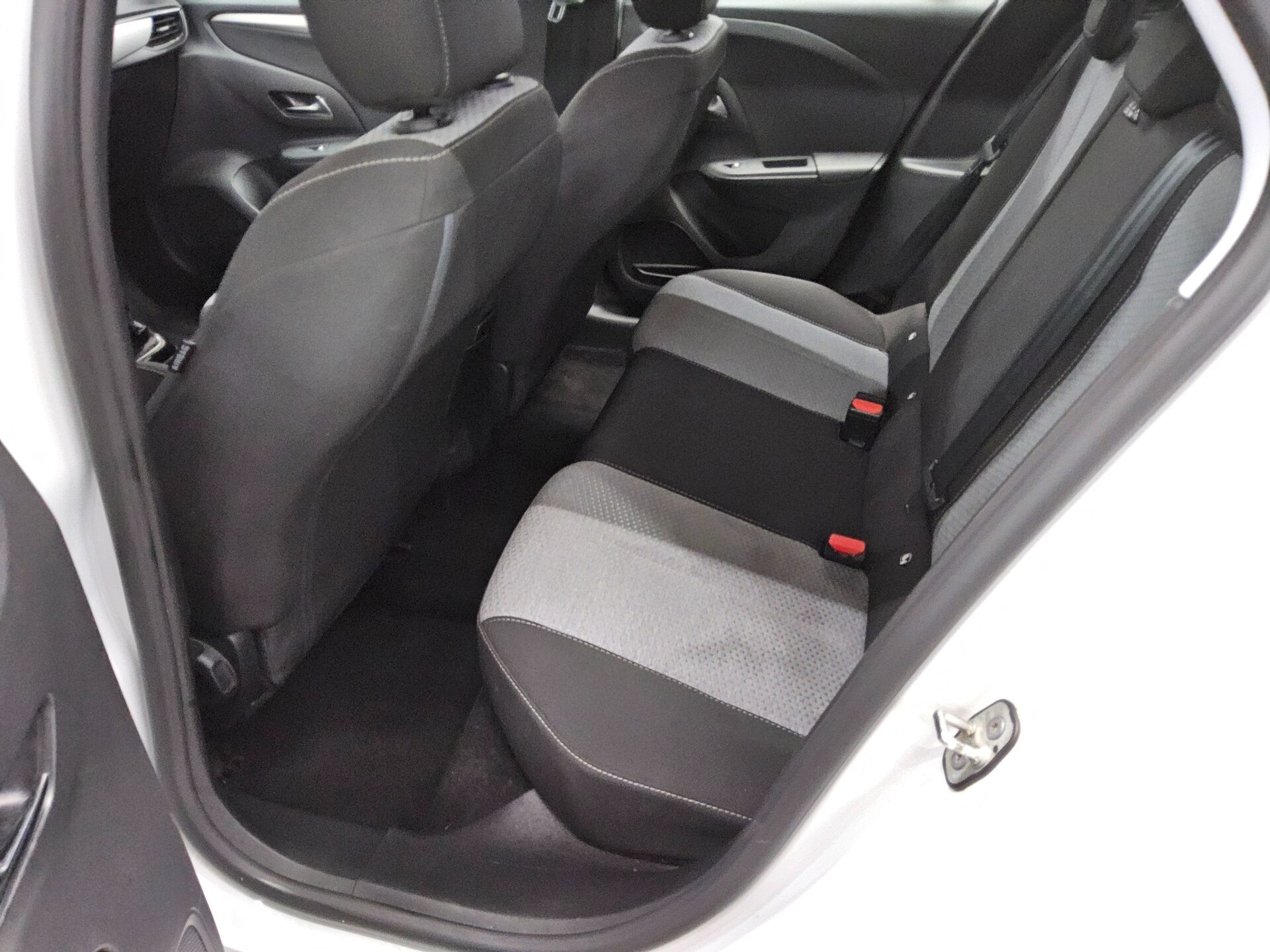 Opel Corsa 1.2 Edition SHZ PDC 13