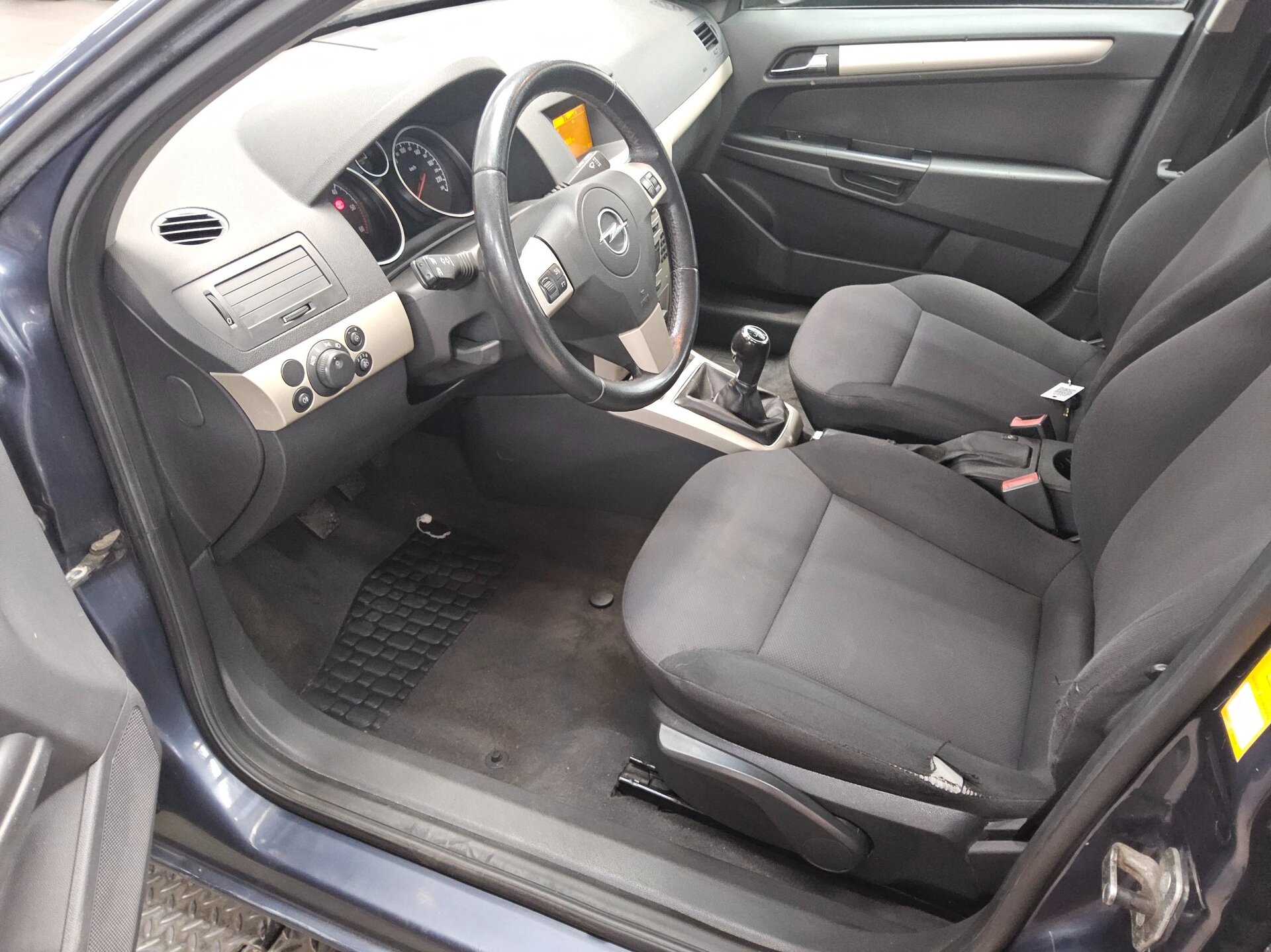 Opel Astra Caravan Edition Navi Radio Klima Tempomat 8