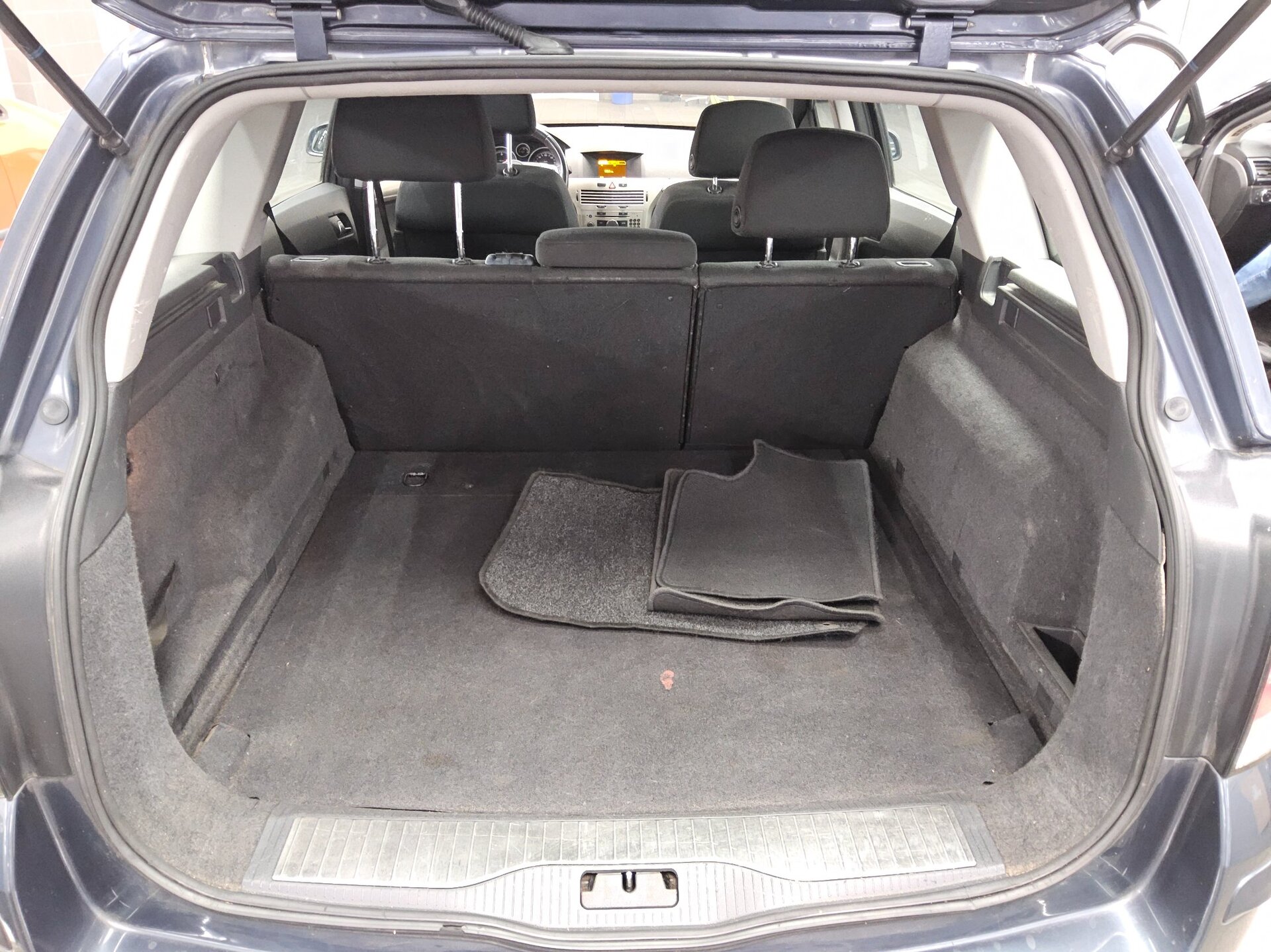 Opel Astra Caravan Edition Navi Radio Klima Tempomat 11