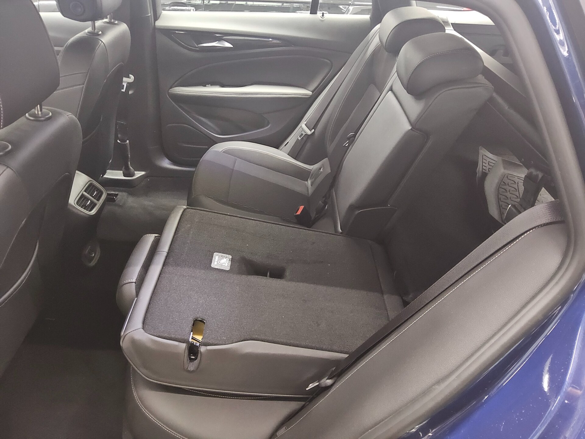 Opel Insignia ST 2.0 D Business Elegance T-Leder Navi 12