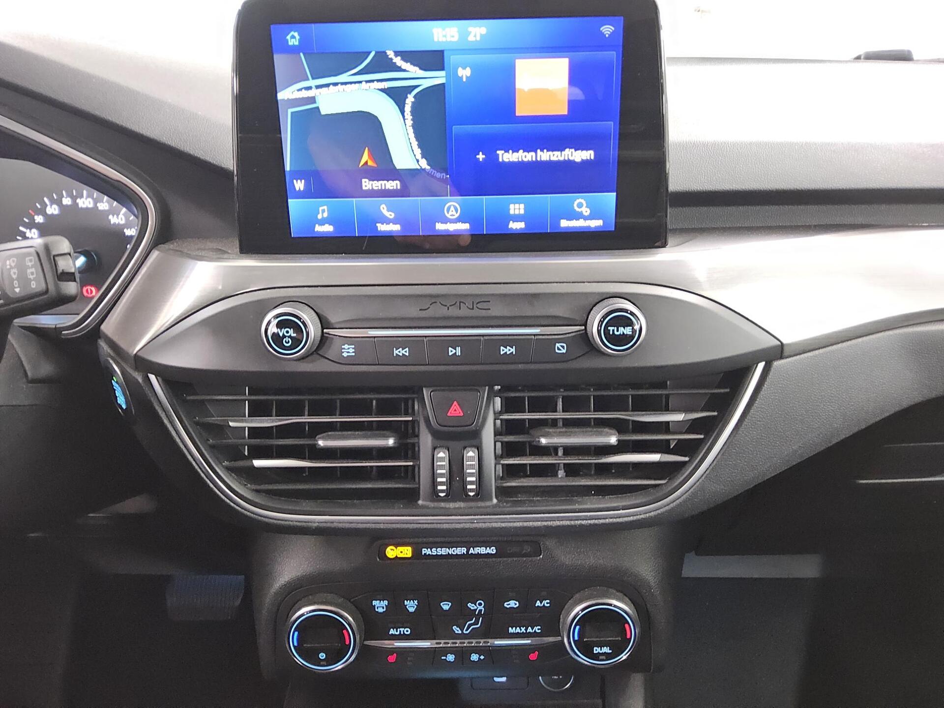 Ford Focus Turnier 1.5 EB Titanium Navi ACC PDC Shz 7