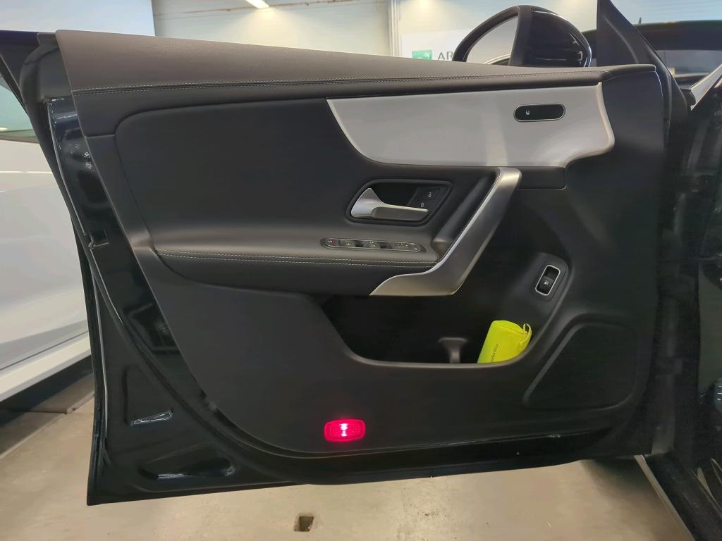 Mercedes-Benz CLA 220 SB Progressive NAVI KLIMAAUT LED RADIO TEMPO 9