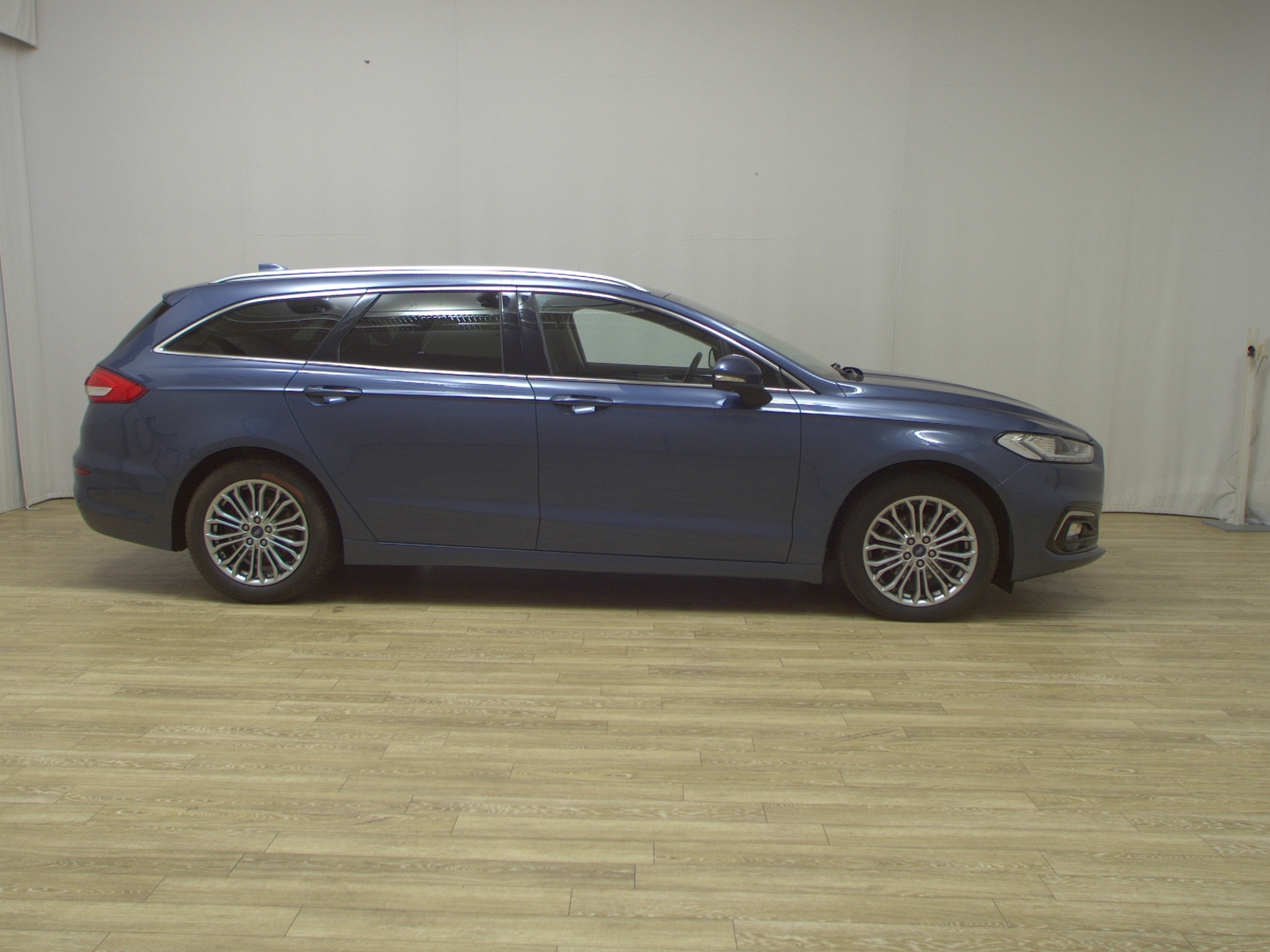 Ford Mondeo Turnier 2.0 EB Titanium Navi LED ACC RFK