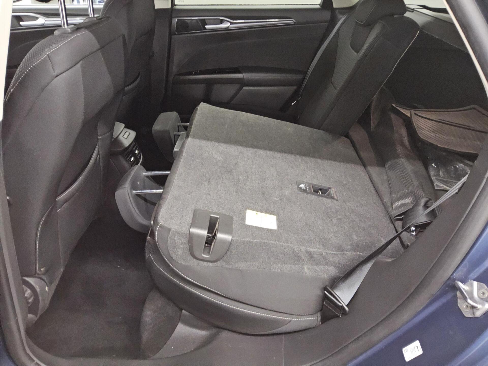 Ford Mondeo Turnier 2.0 EB Titanium Navi LED ACC RFK 12