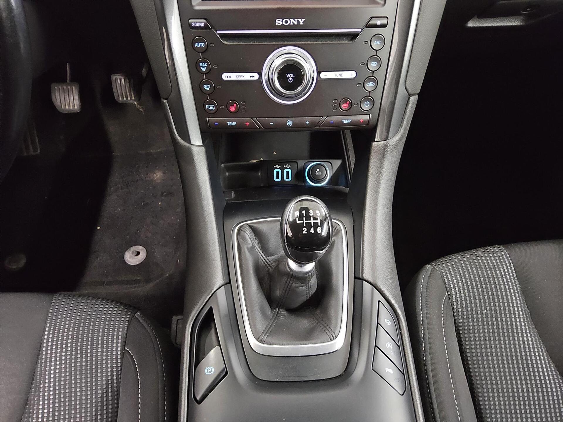 Ford Mondeo Turnier 2.0 EB Titanium Navi LED ACC RFK 6