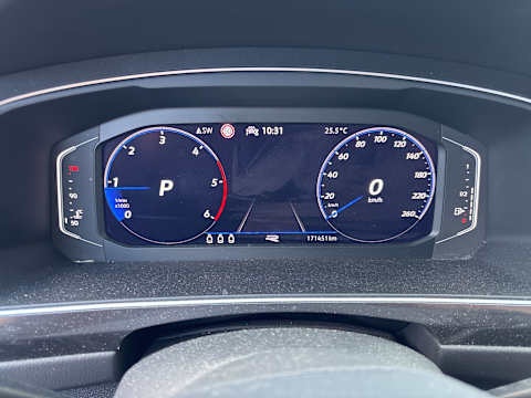 Volkswagen Tiguan 2.0 TDI R-Line NAVI LED vc SHZ PDC 8
