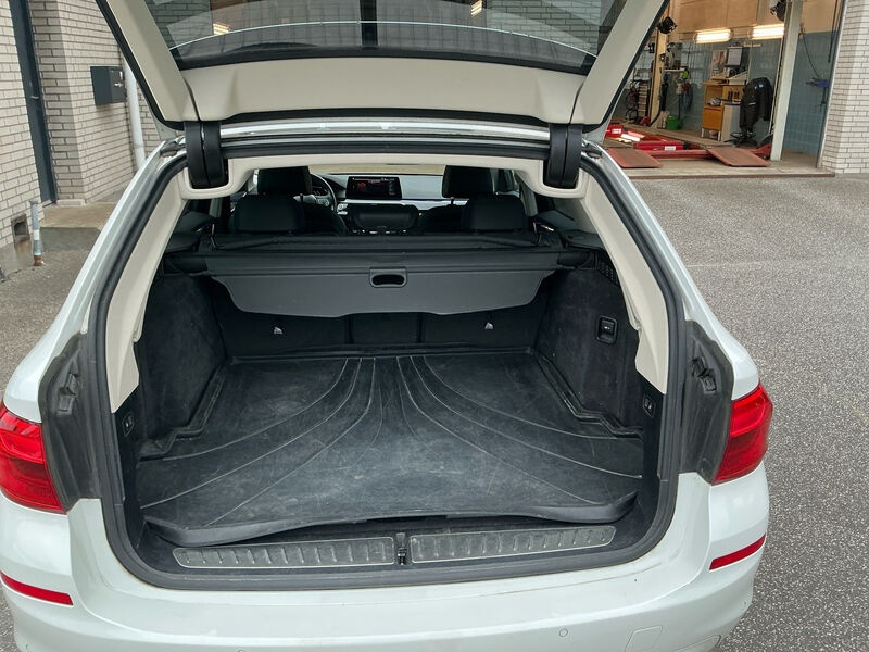 BMW 520dA Touring Sport-Line NAVI LED SHZ PDC 11