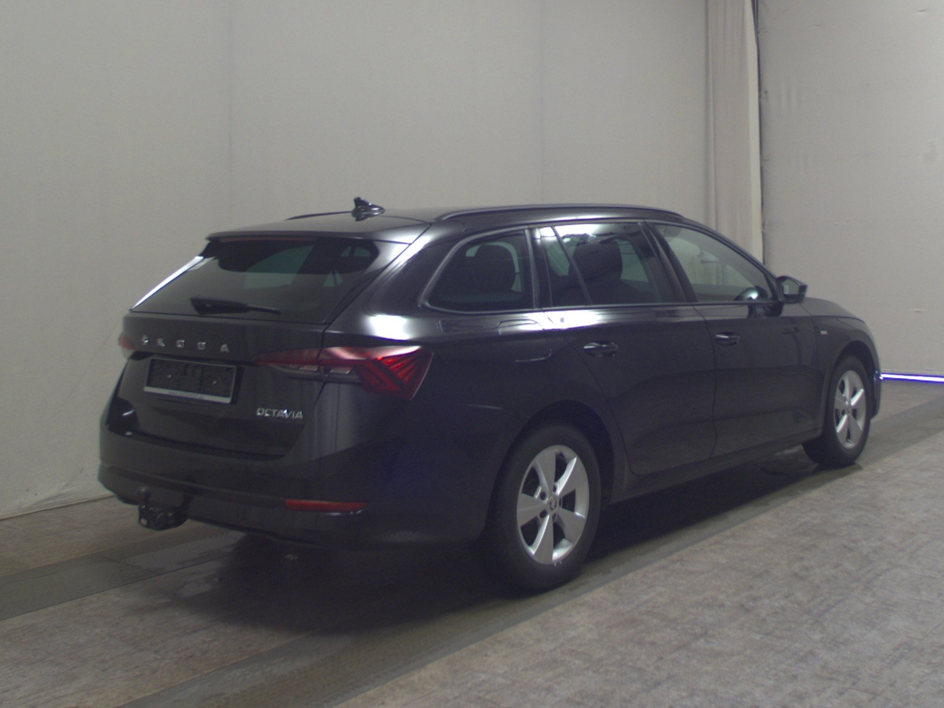 Skoda Octavia Kombi 2.0 TDI Ambition Navi LED AHK ACC 4
