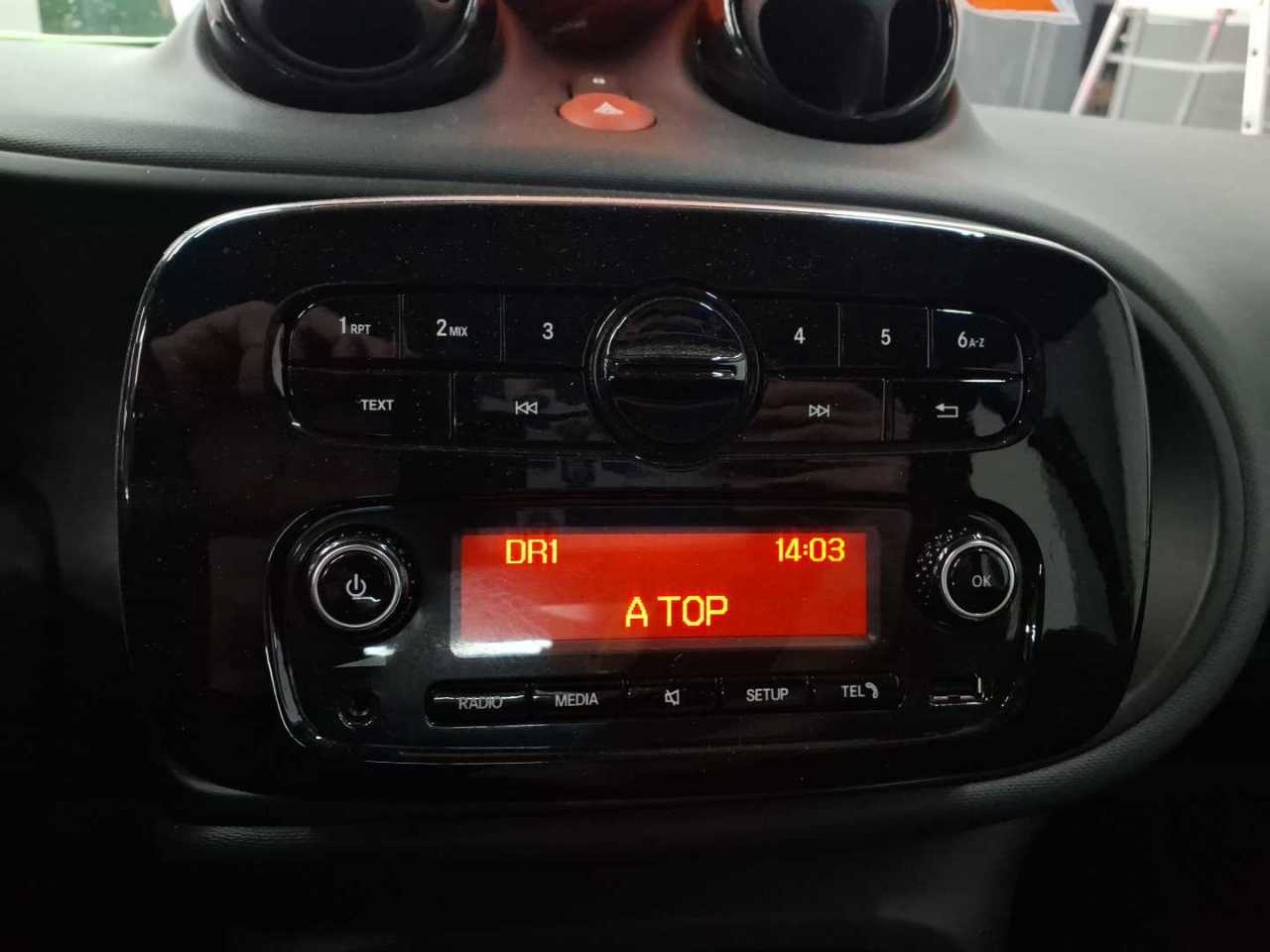 Smart ForTwo EQ Cabrio Leder Tempomat 11