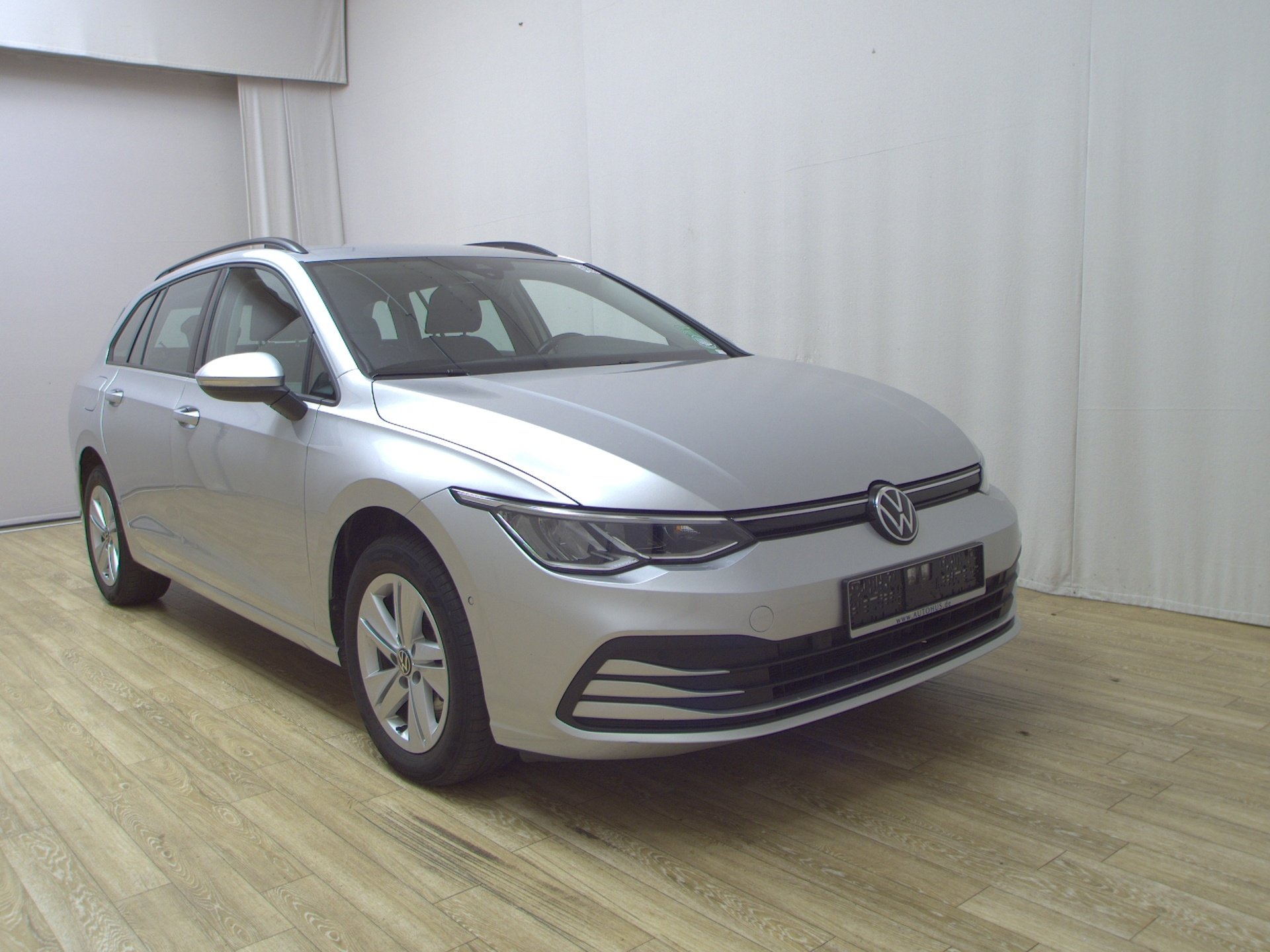 Volkswagen Golf-8 Var. 2.0 TDI Life Navi LED AID ACC DAB+ 3