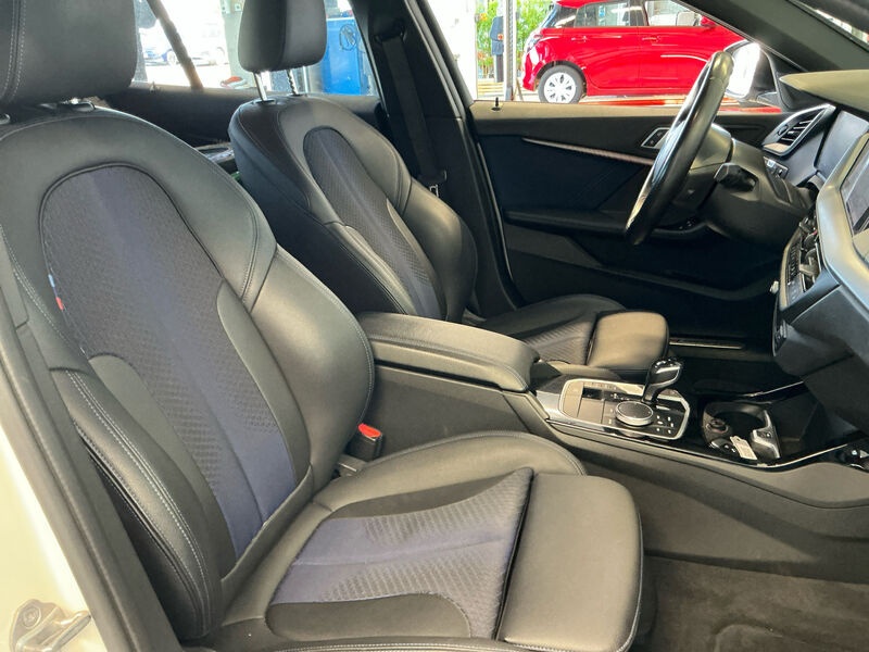 BMW 118dA LED SHZ PDC HIFI 6