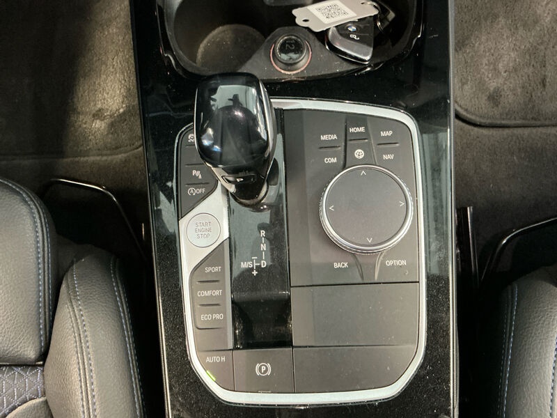 BMW 118dA LED SHZ PDC HIFI 10