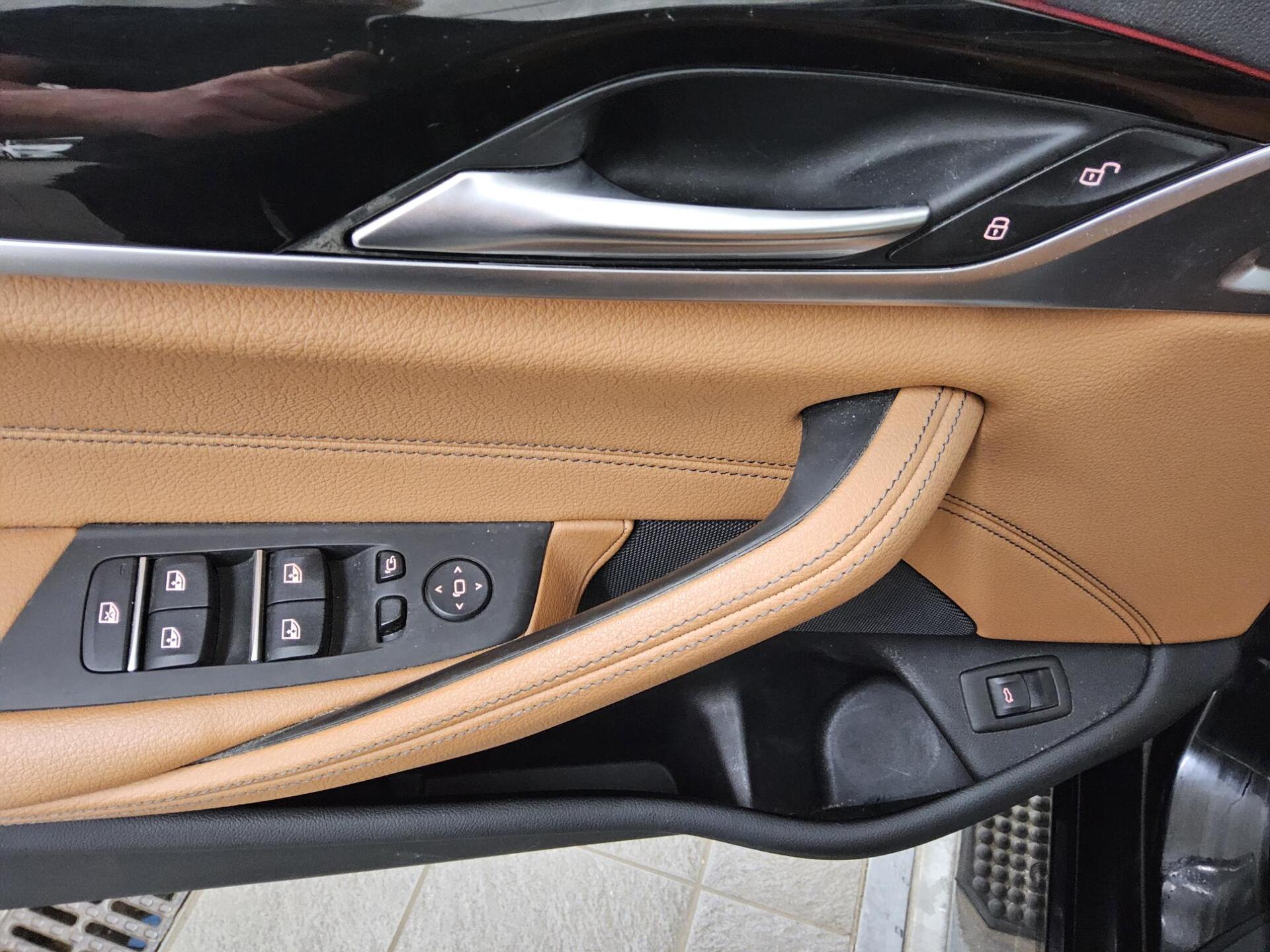 BMW 520dA Touring Luxury-Line Navi LED LC-Pro Leder AHK Sthzg 10