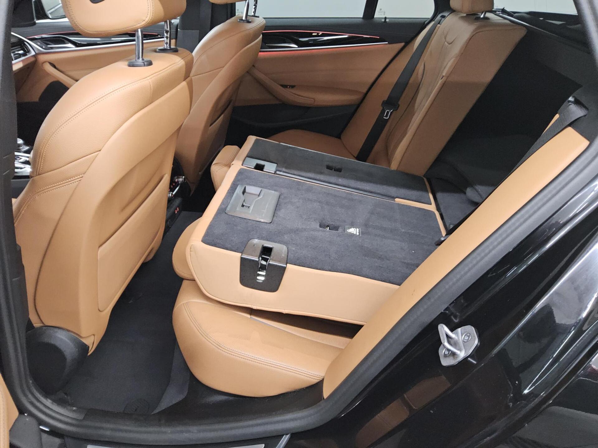 BMW 520dA Touring Luxury-Line Navi LED LC-Pro Leder AHK Sthzg 13
