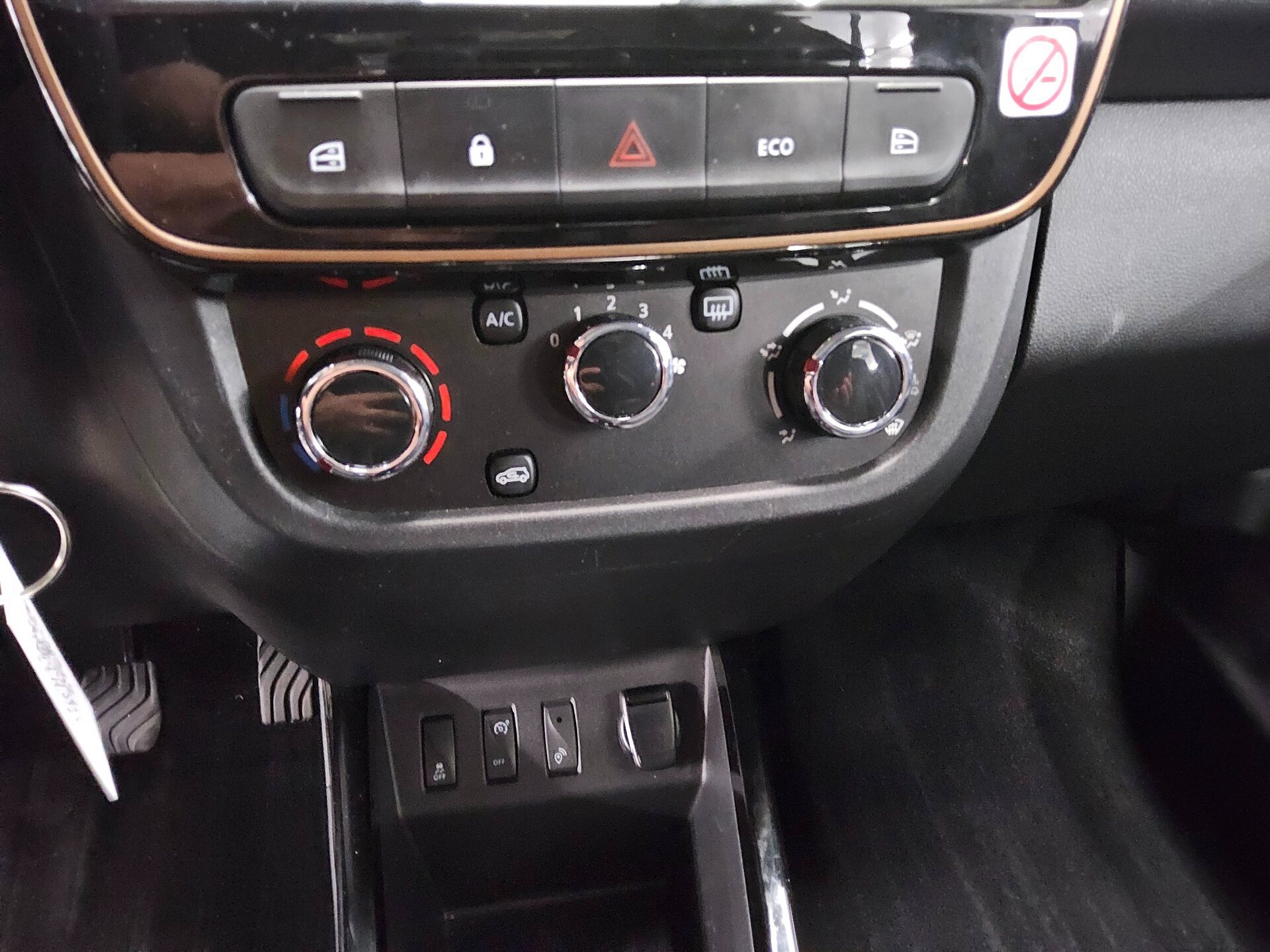 Dacia Spring T-Leder NAVI KLIMA KAMERA 10