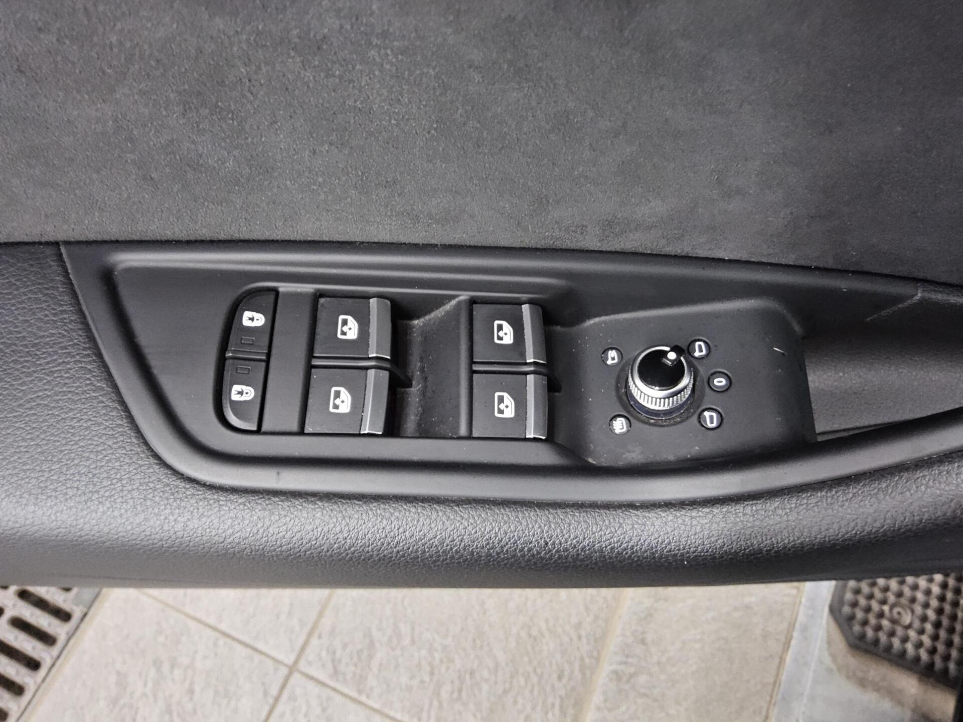 Audi A4 Avant 50 TDI Qu. S-Line T-Leder Navi LED Virtual Sound 10