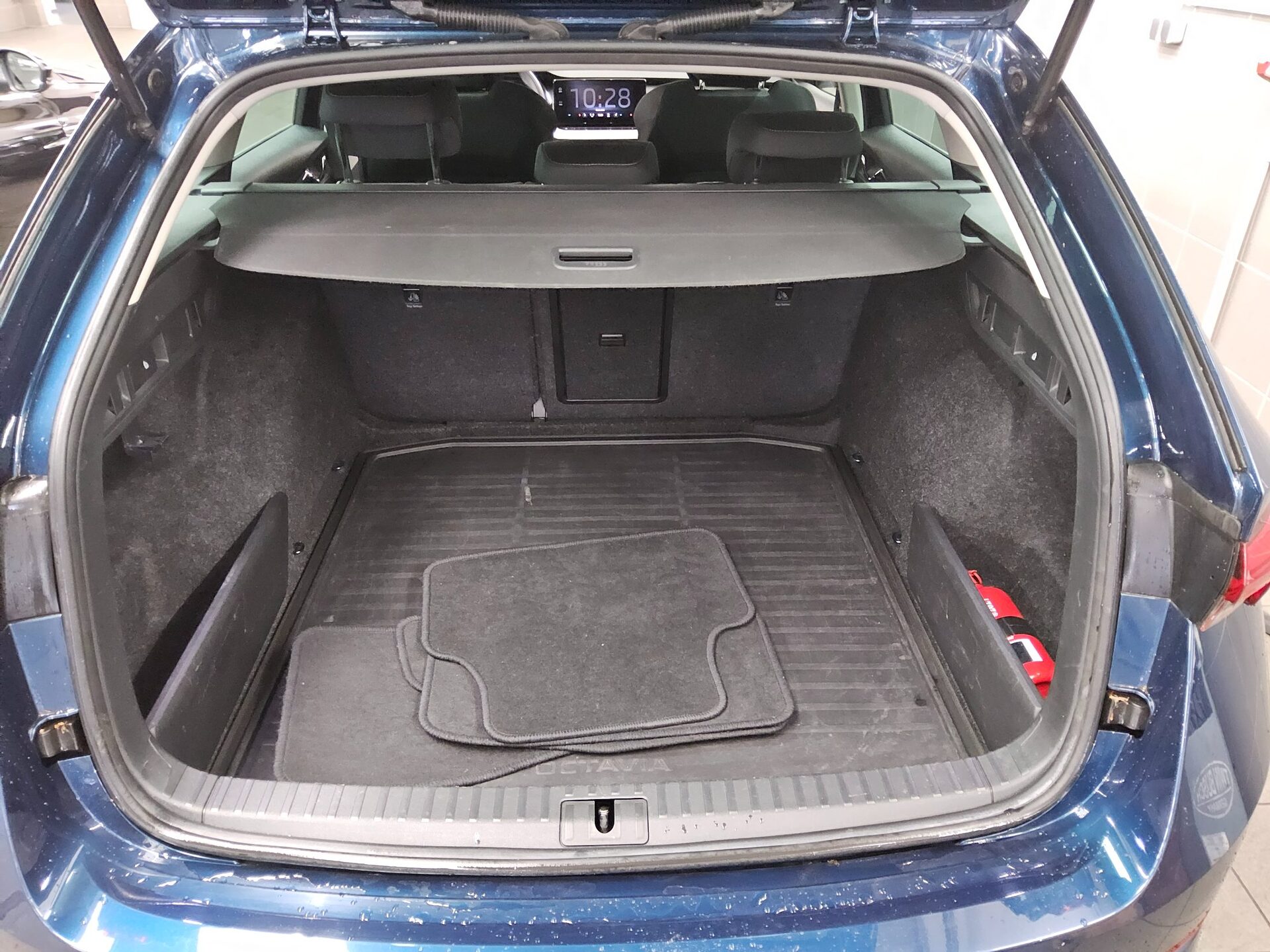 Skoda Octavia Kombi 1.0 TSI Ambition Navi LED vc RfK 12