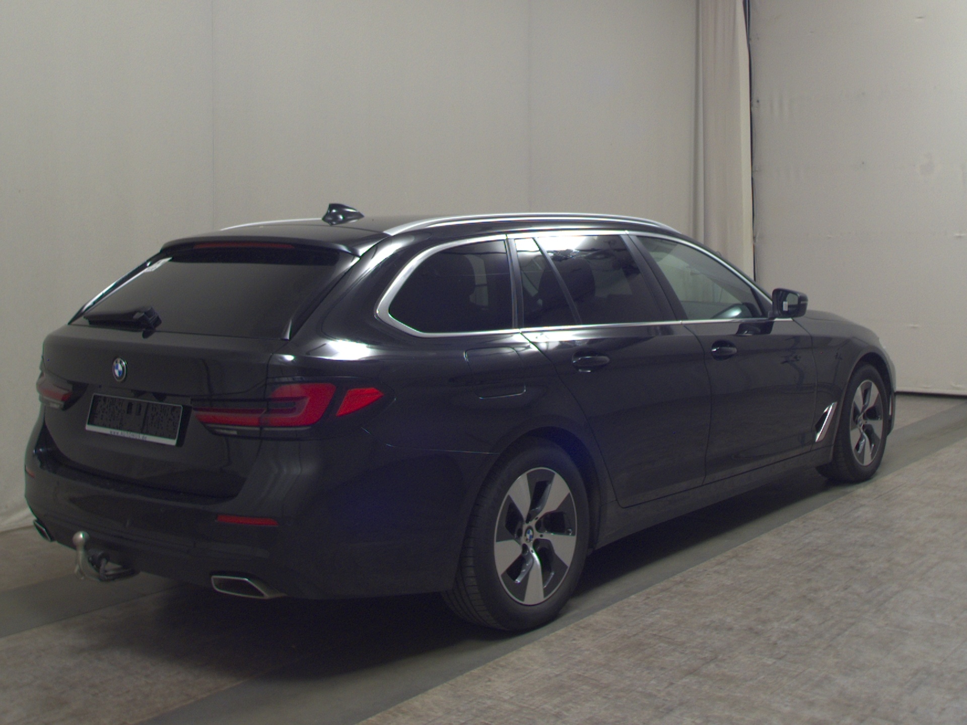 BMW 520d Touring LEDER NAVI LED LC PRO ACC AHK 4